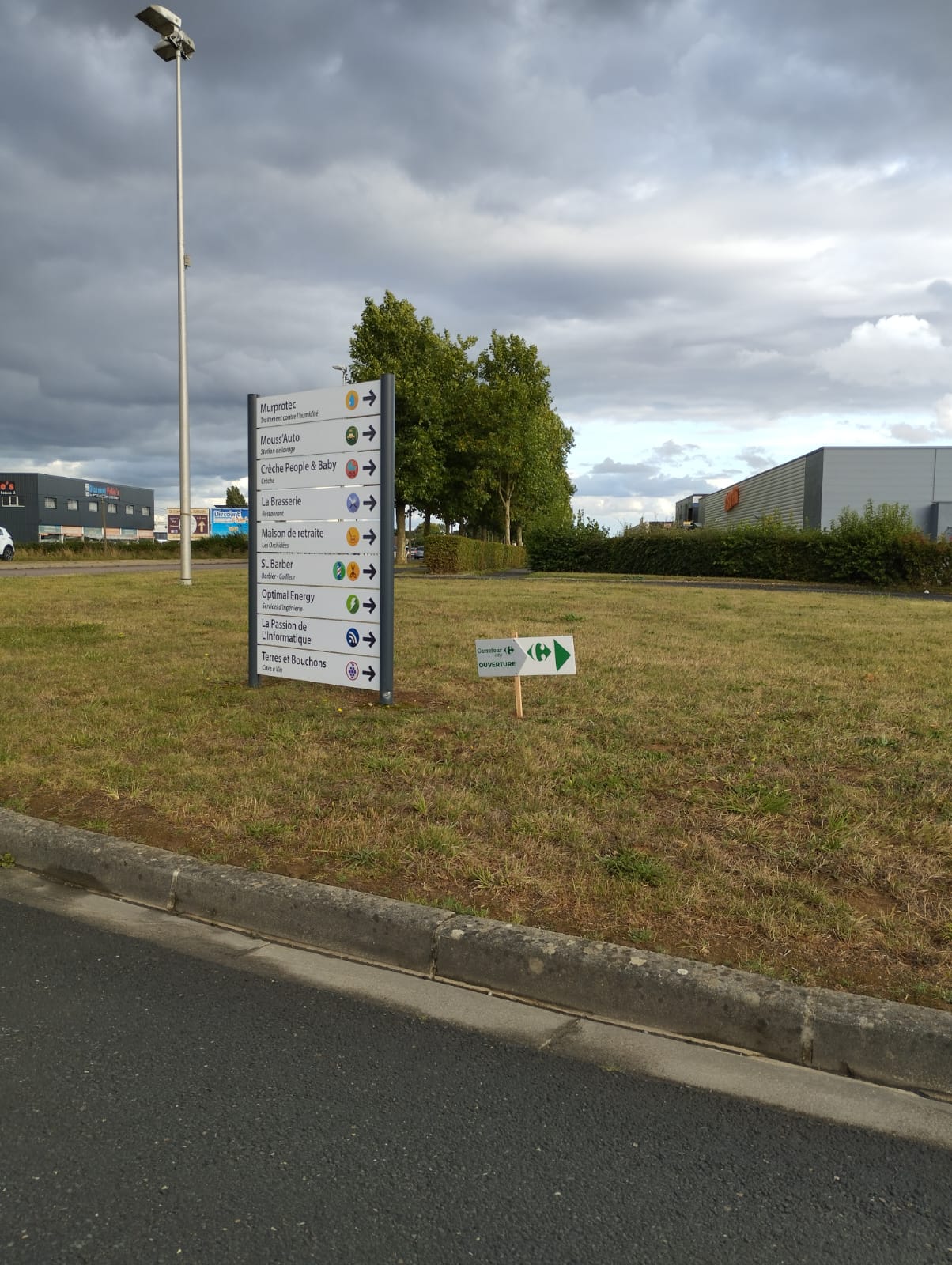 Foto 12 di Carrefour City