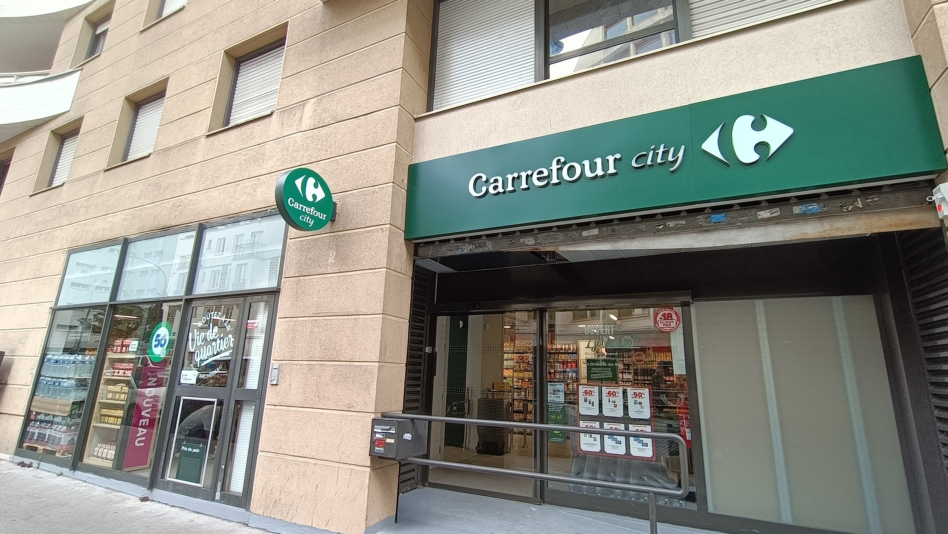 Foto 1 di Carrefour City