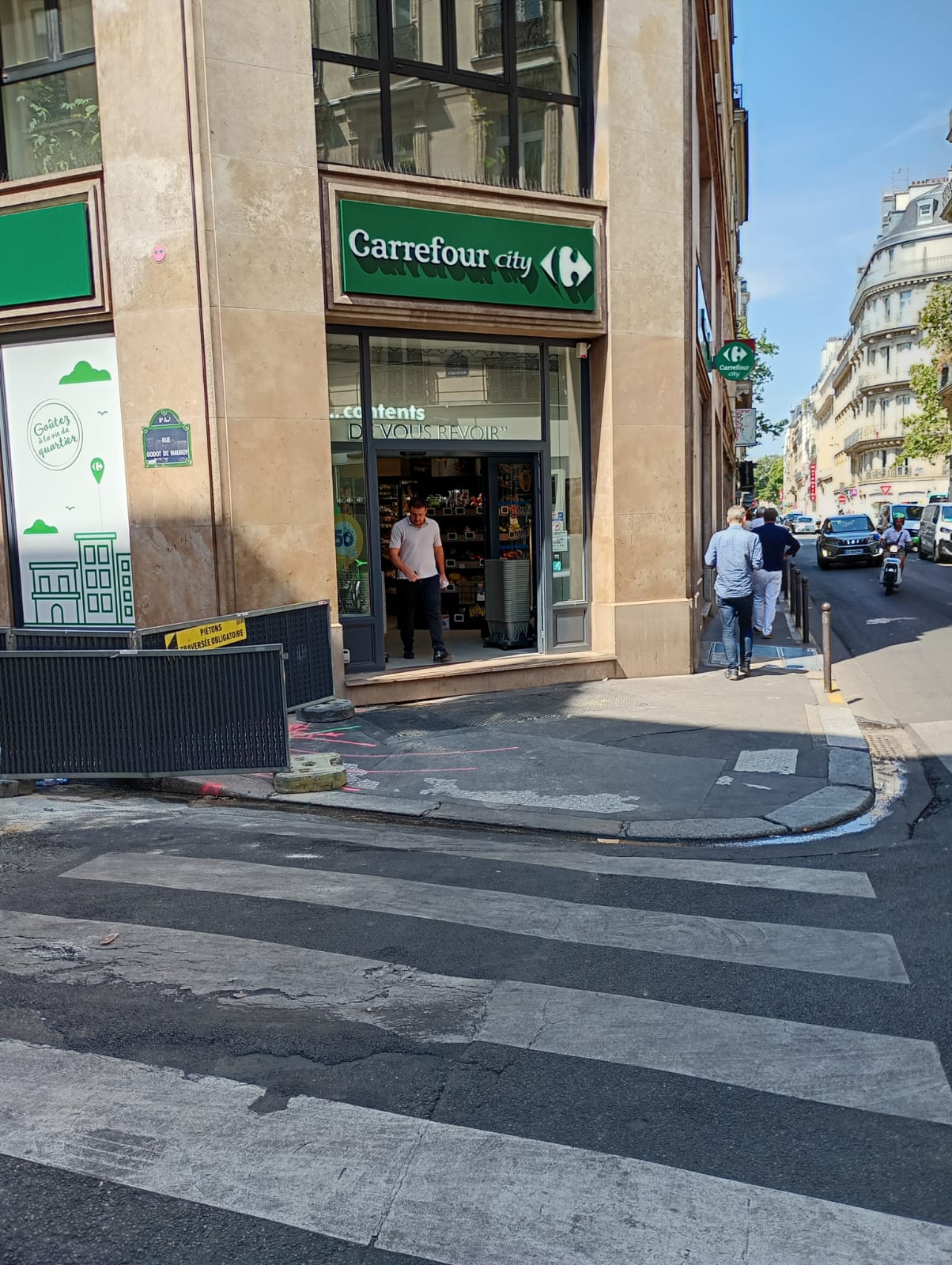 Foto 1 di Carrefour City