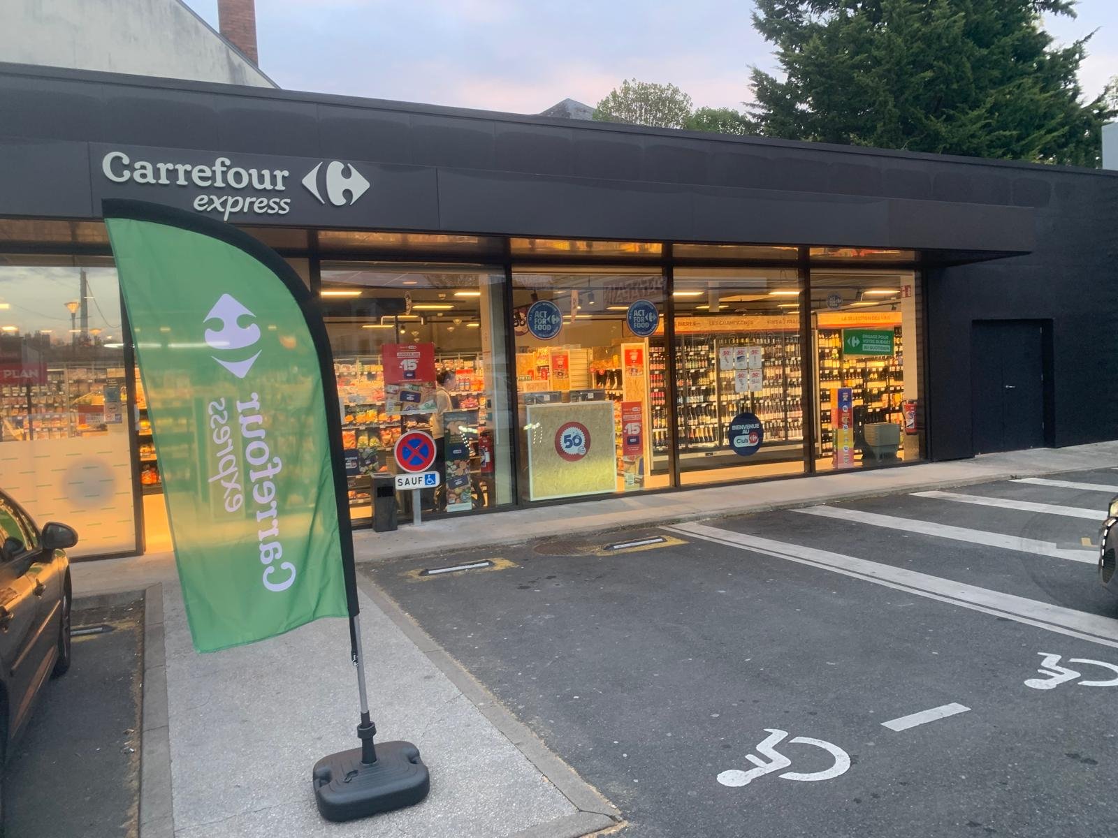 Foto 1 di Carrefour Express