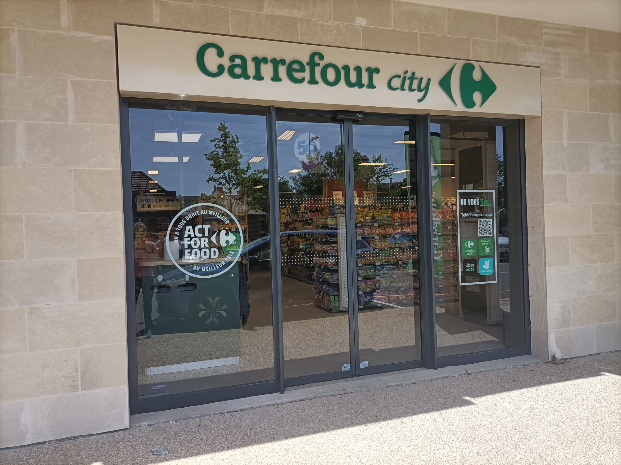 Foto 1 di Carrefour City
