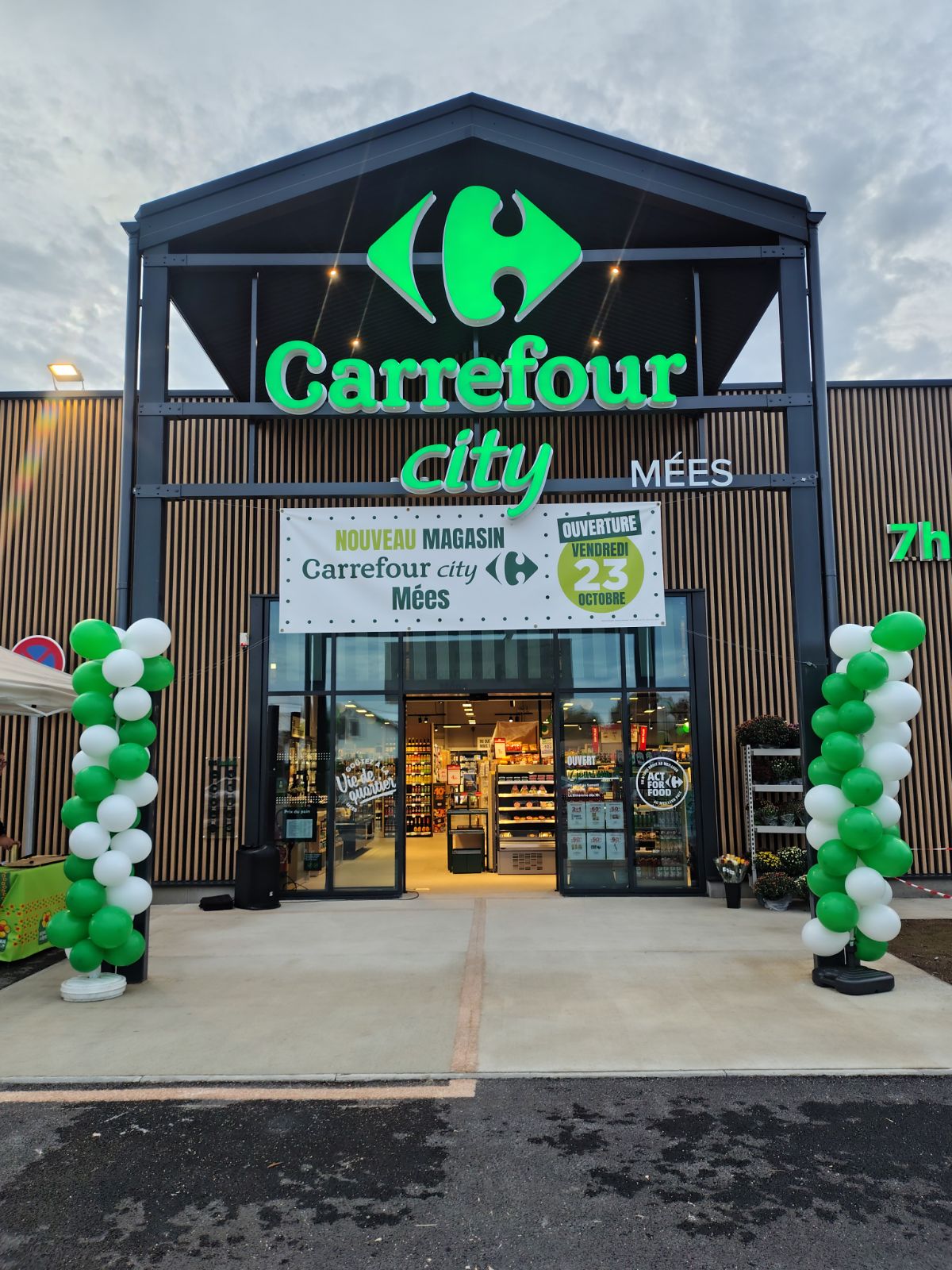 Foto 1 di Carrefour City