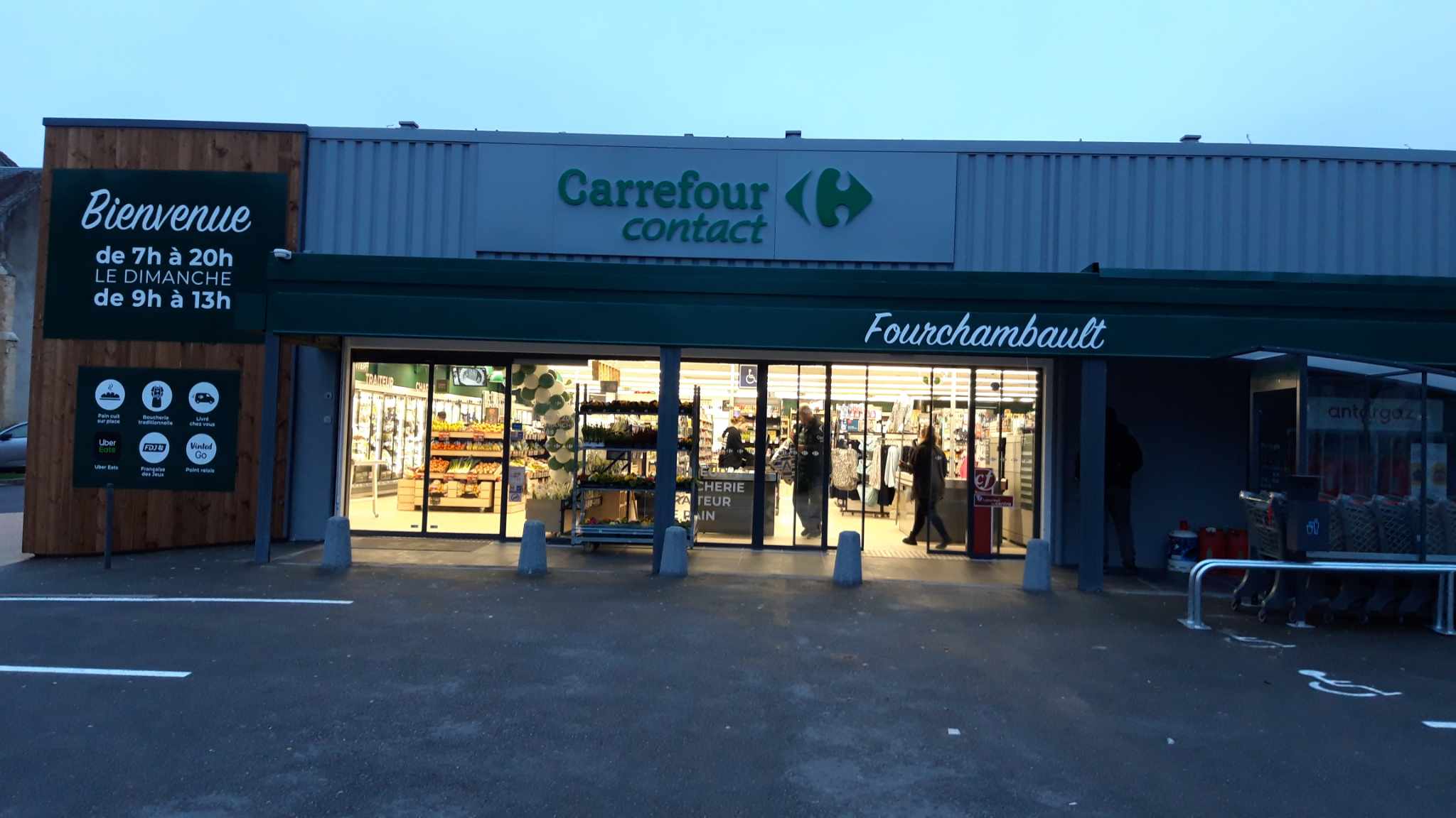 Foto 1 di Carrefour Contact