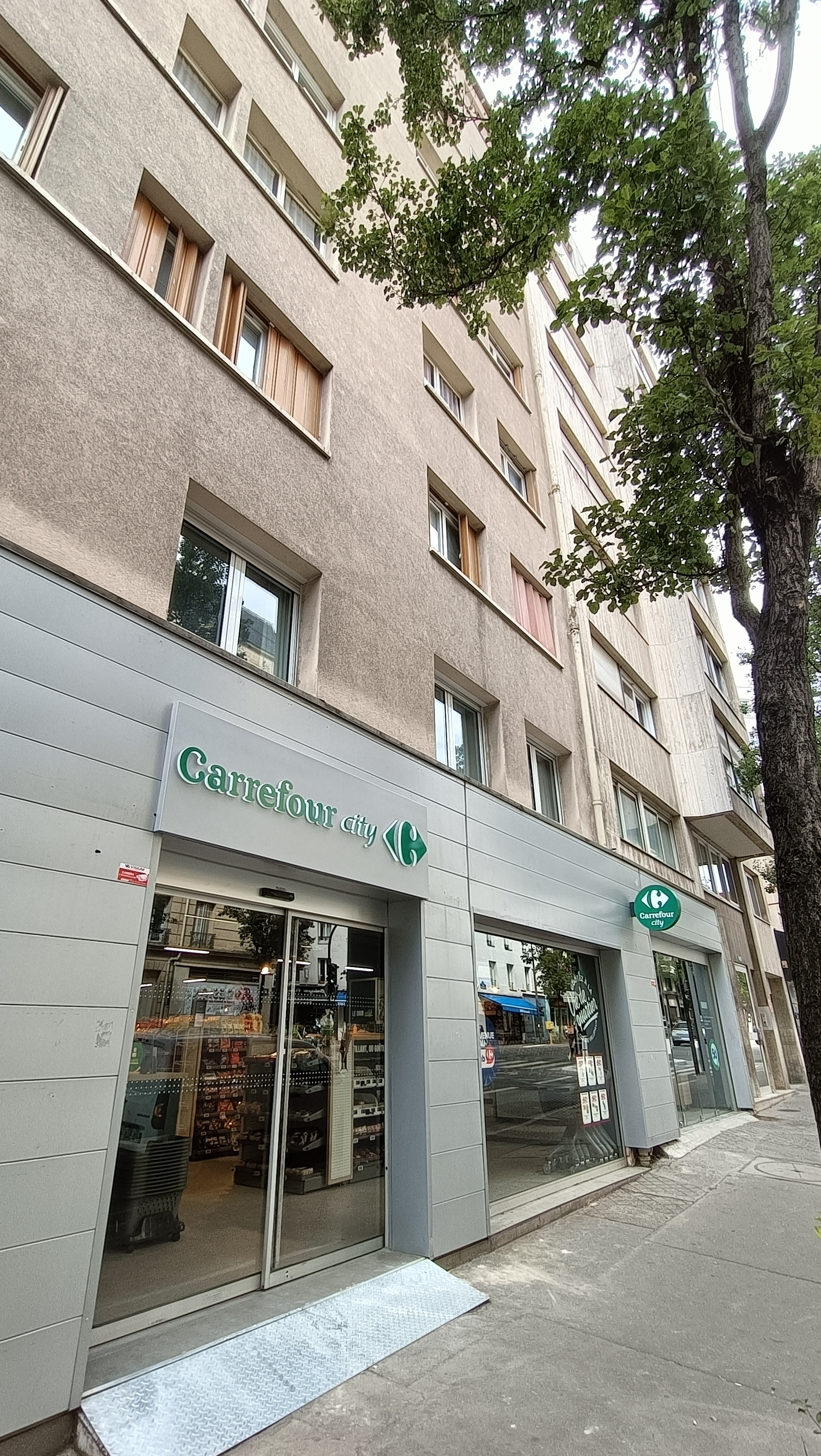 Foto 1 di Carrefour City