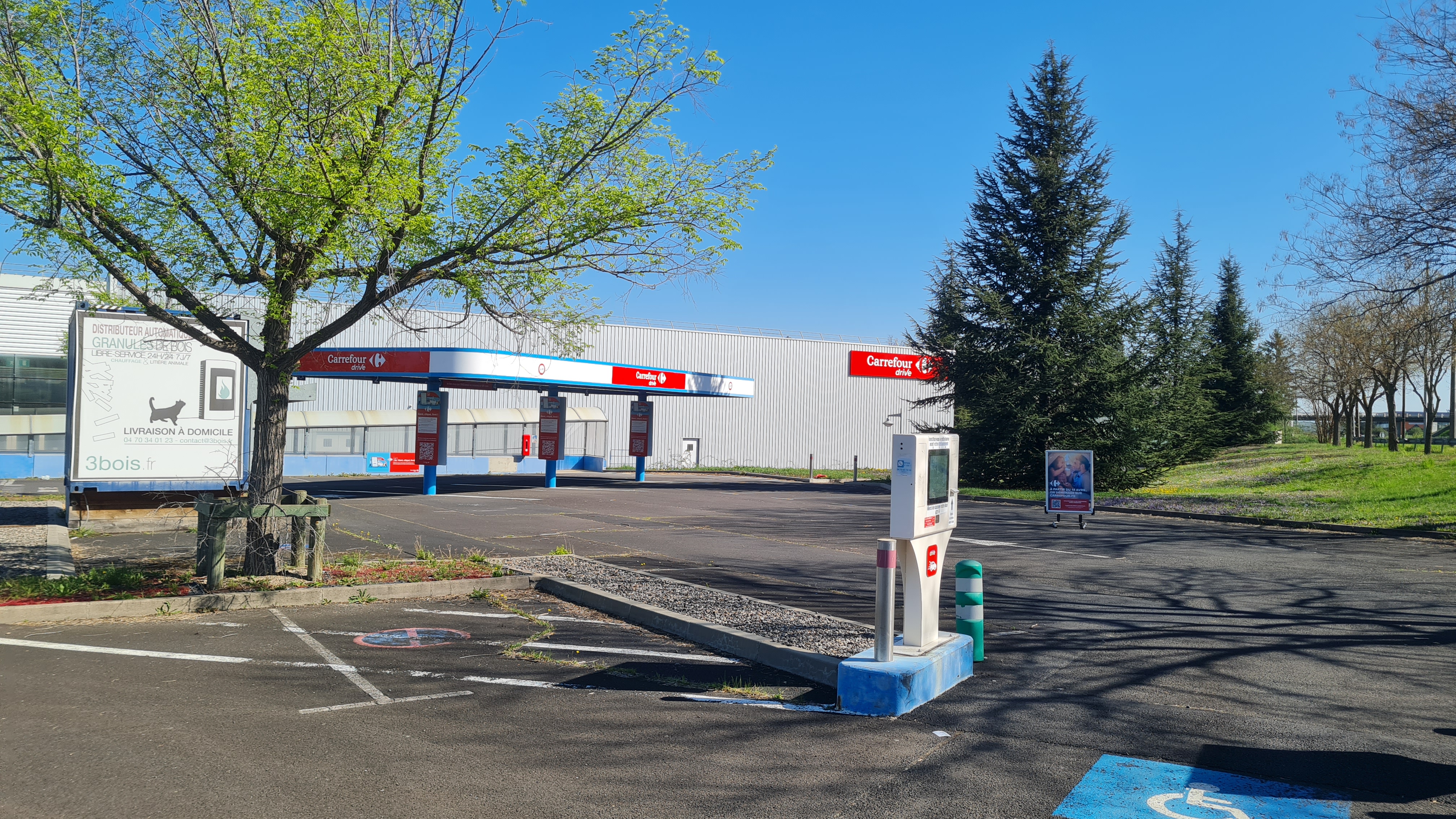 Foto 6 di Carrefour Drive