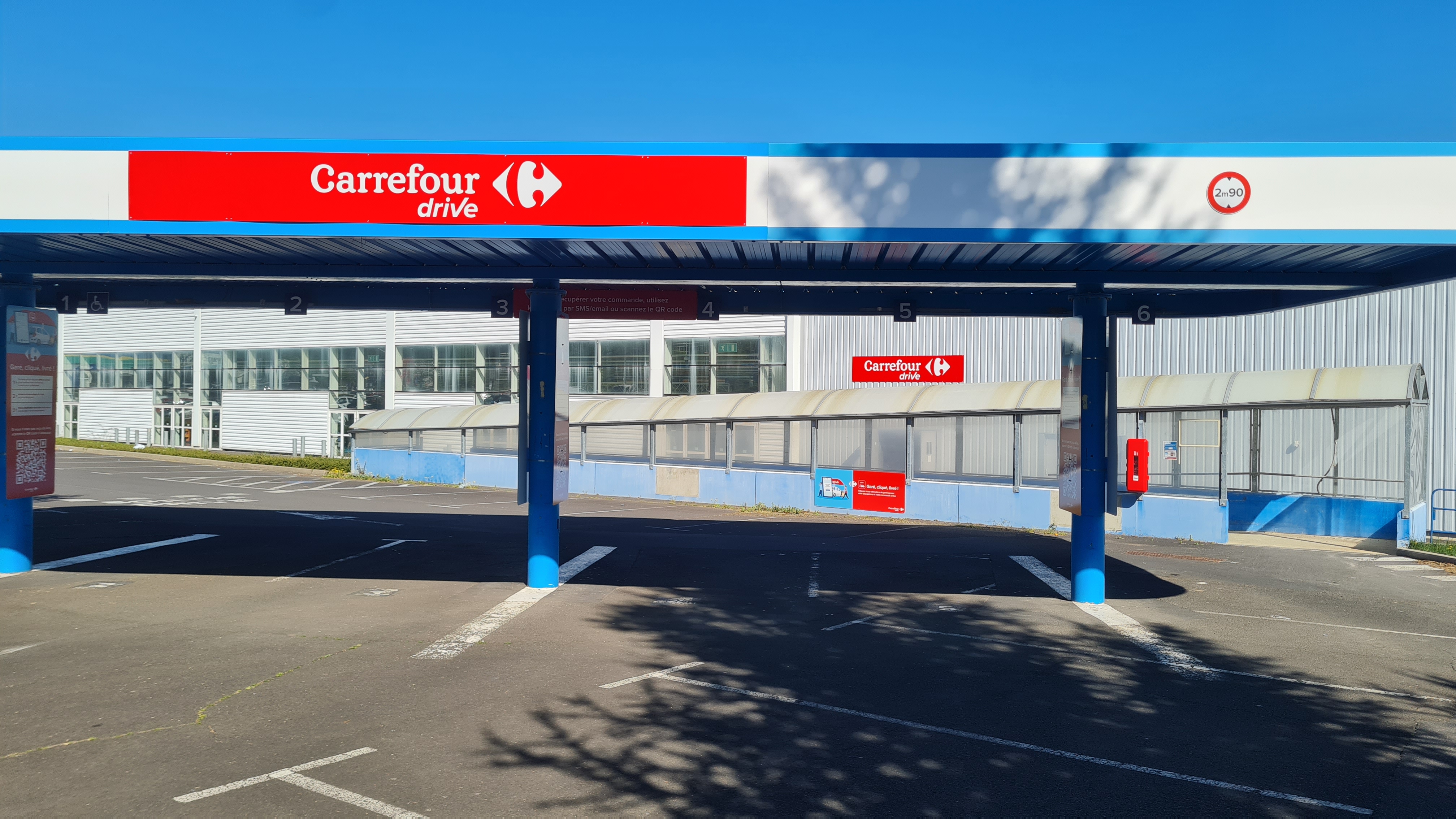 Foto 1 di Carrefour Drive