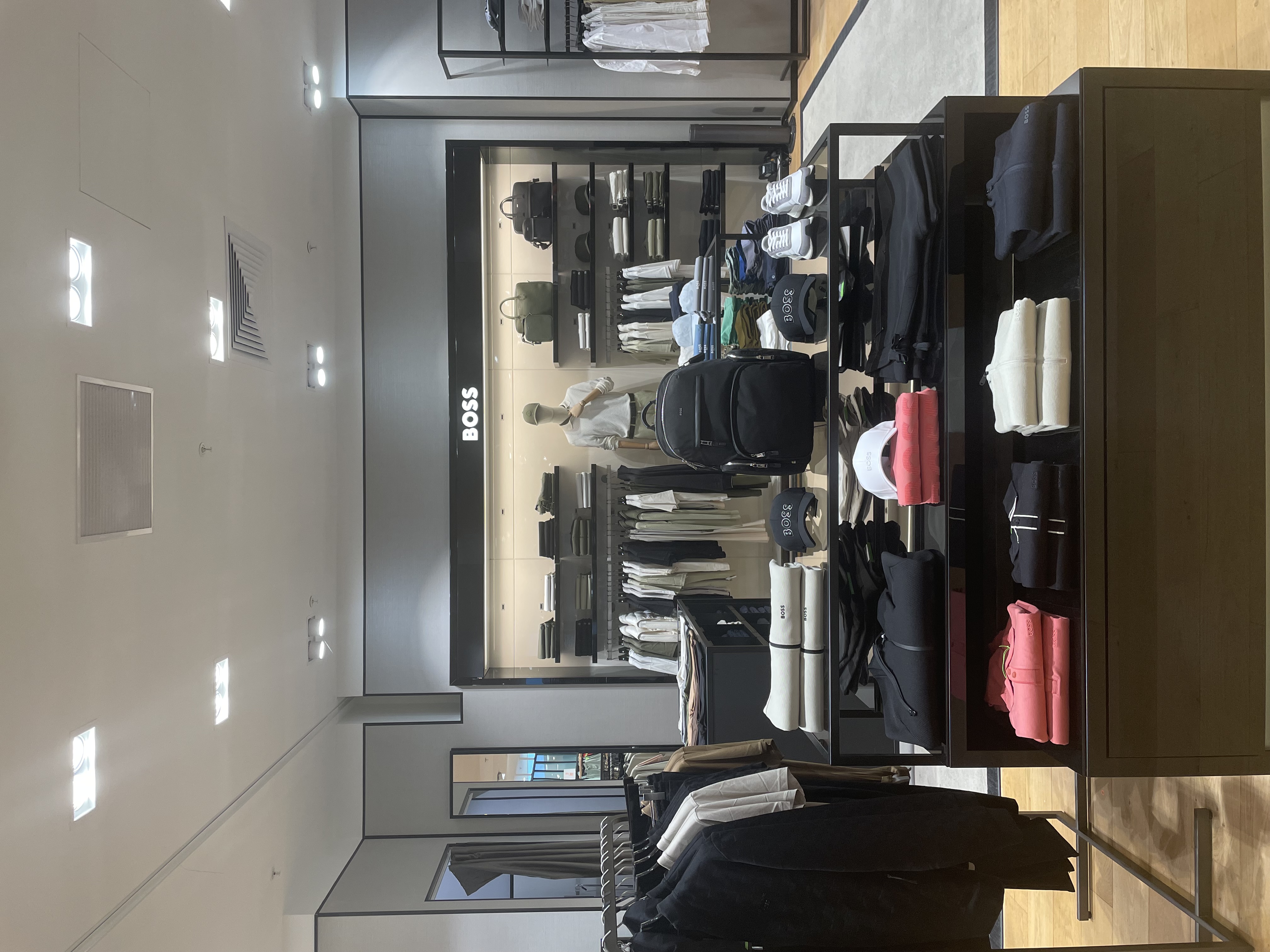 Foto 1 di Hugo Boss