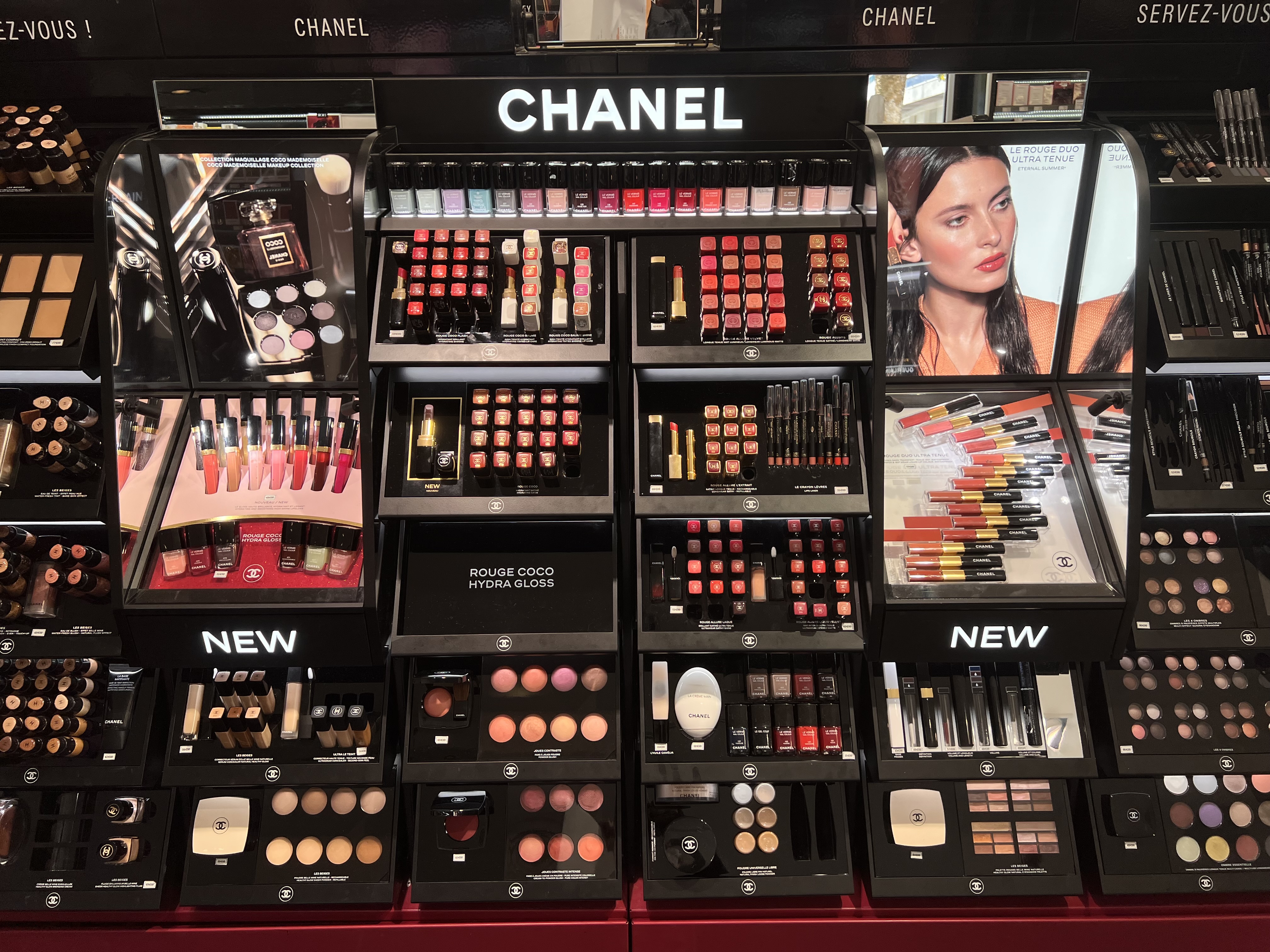 Foto 1 di Chanel
