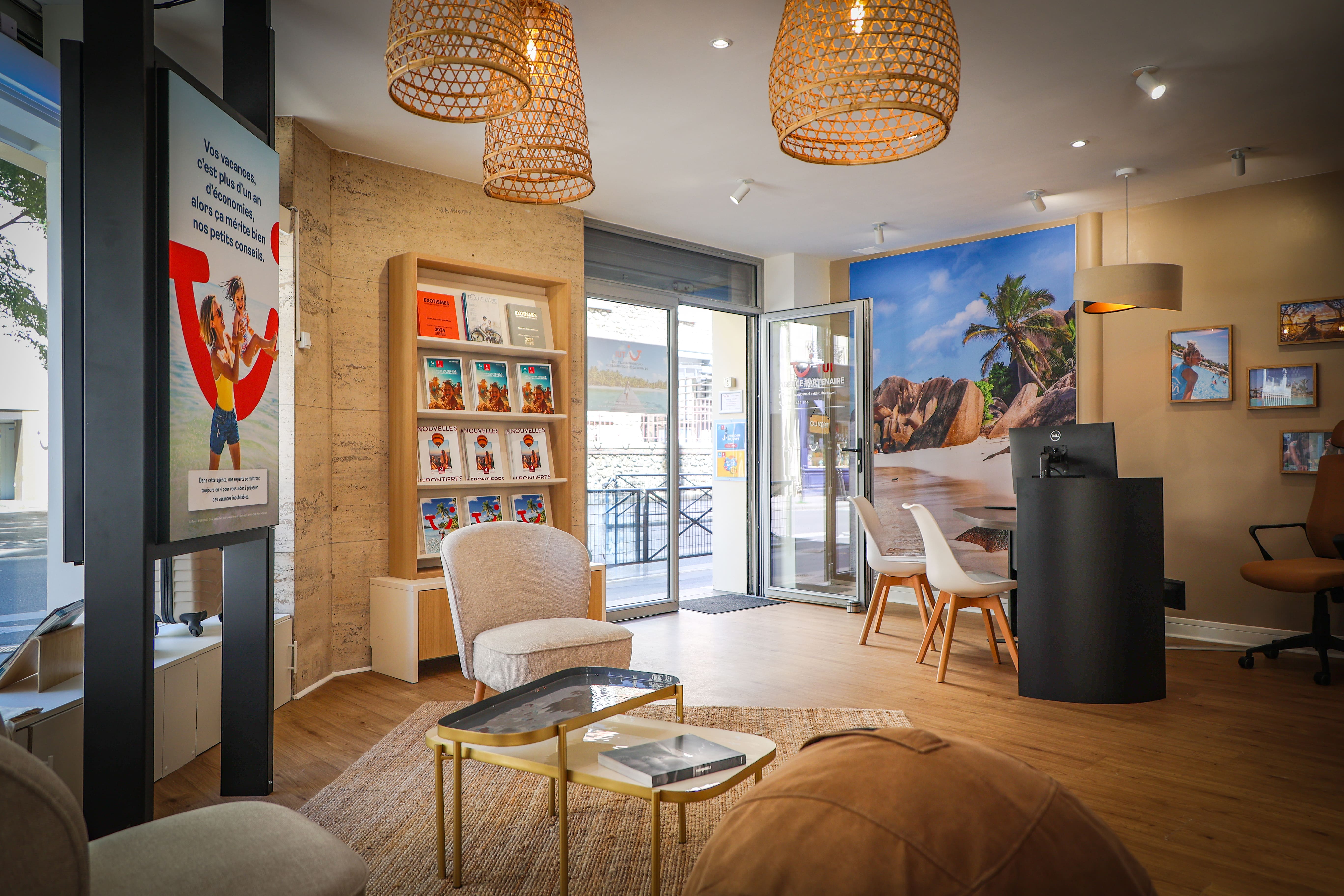 Foto 1 di TUI Store Lourmel