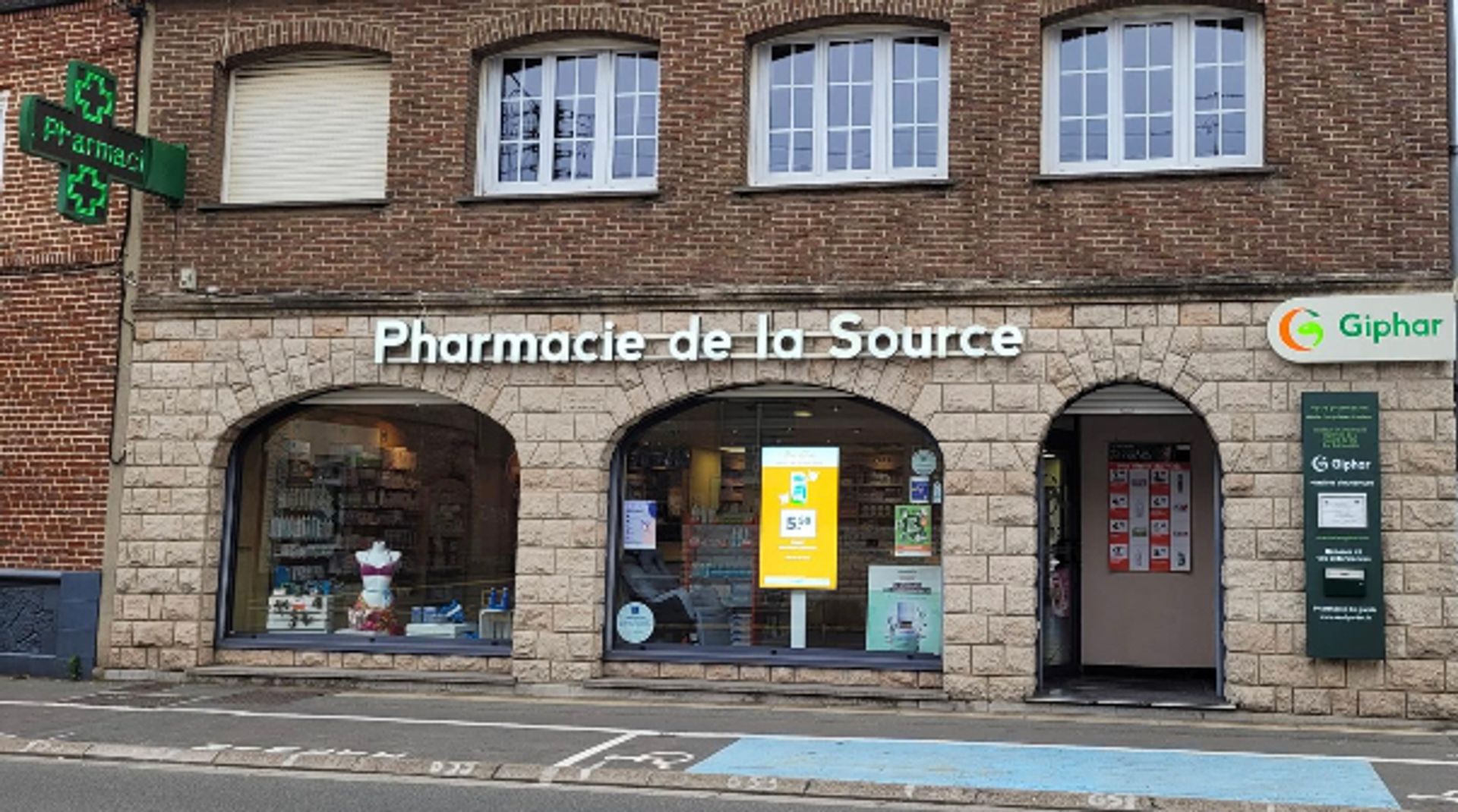 Foto 2 di Pharmacie de la Source