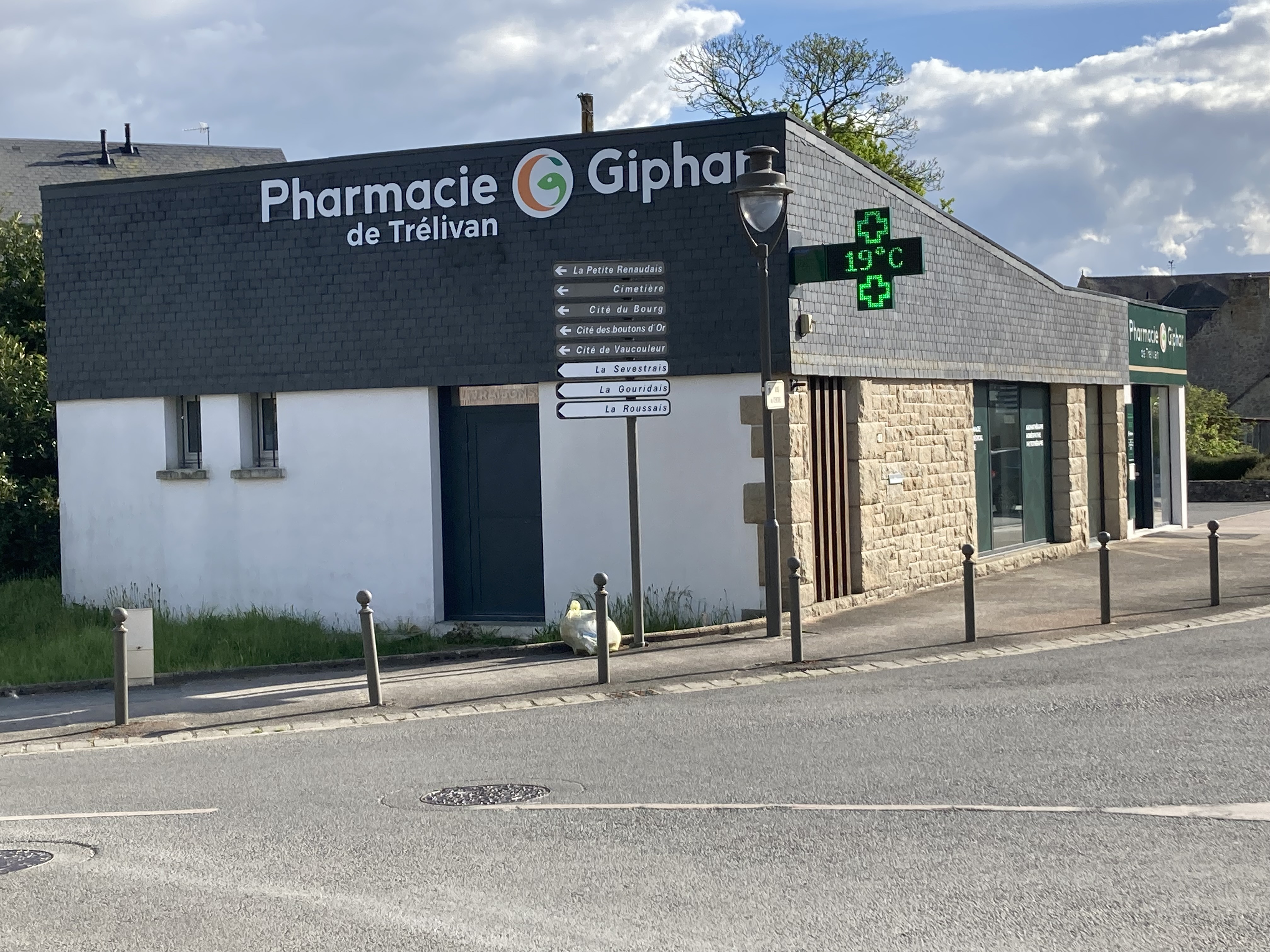 Foto 2 di Pharmacie Yzanic