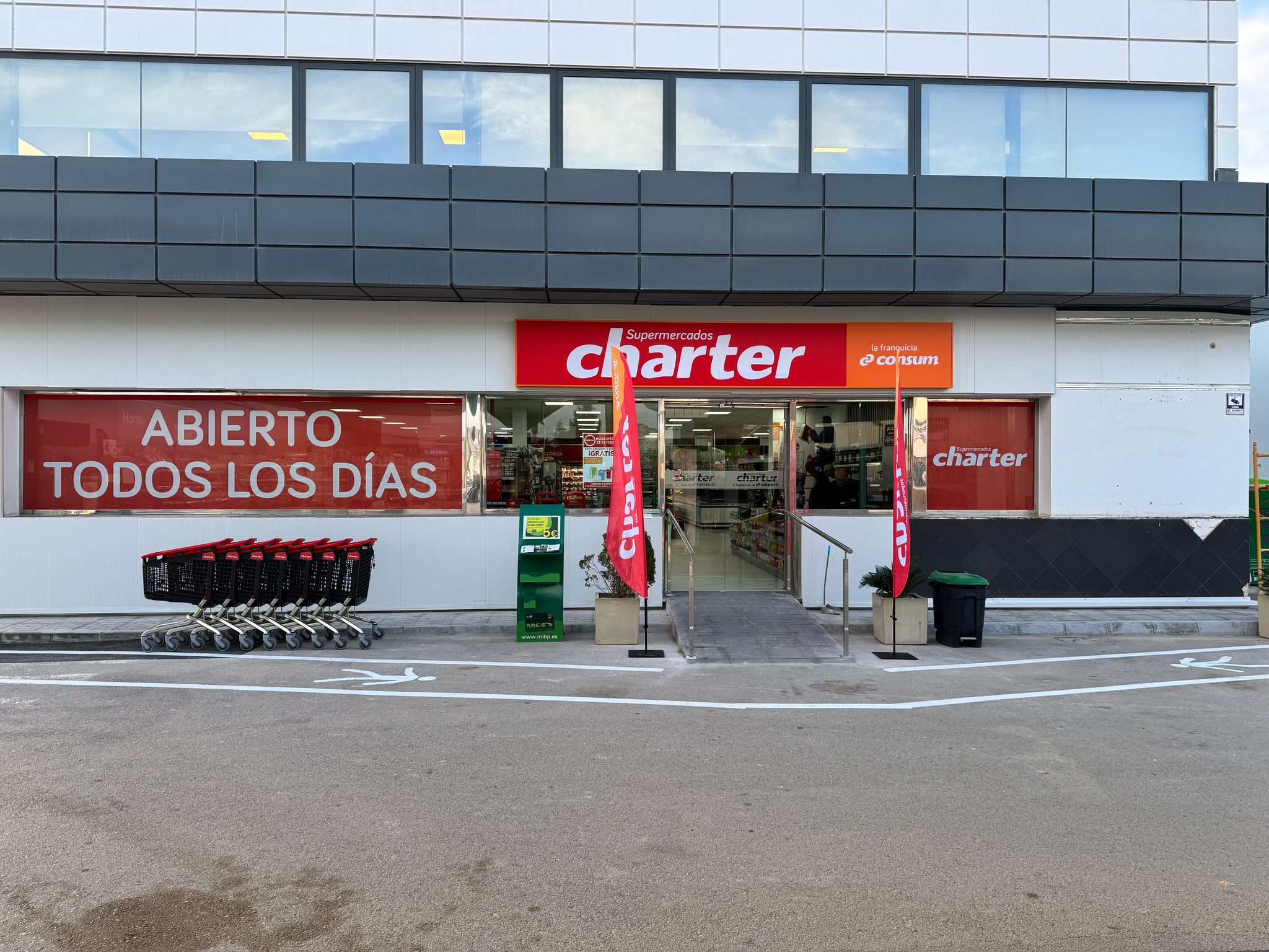Foto 3 di Supermercados Charter