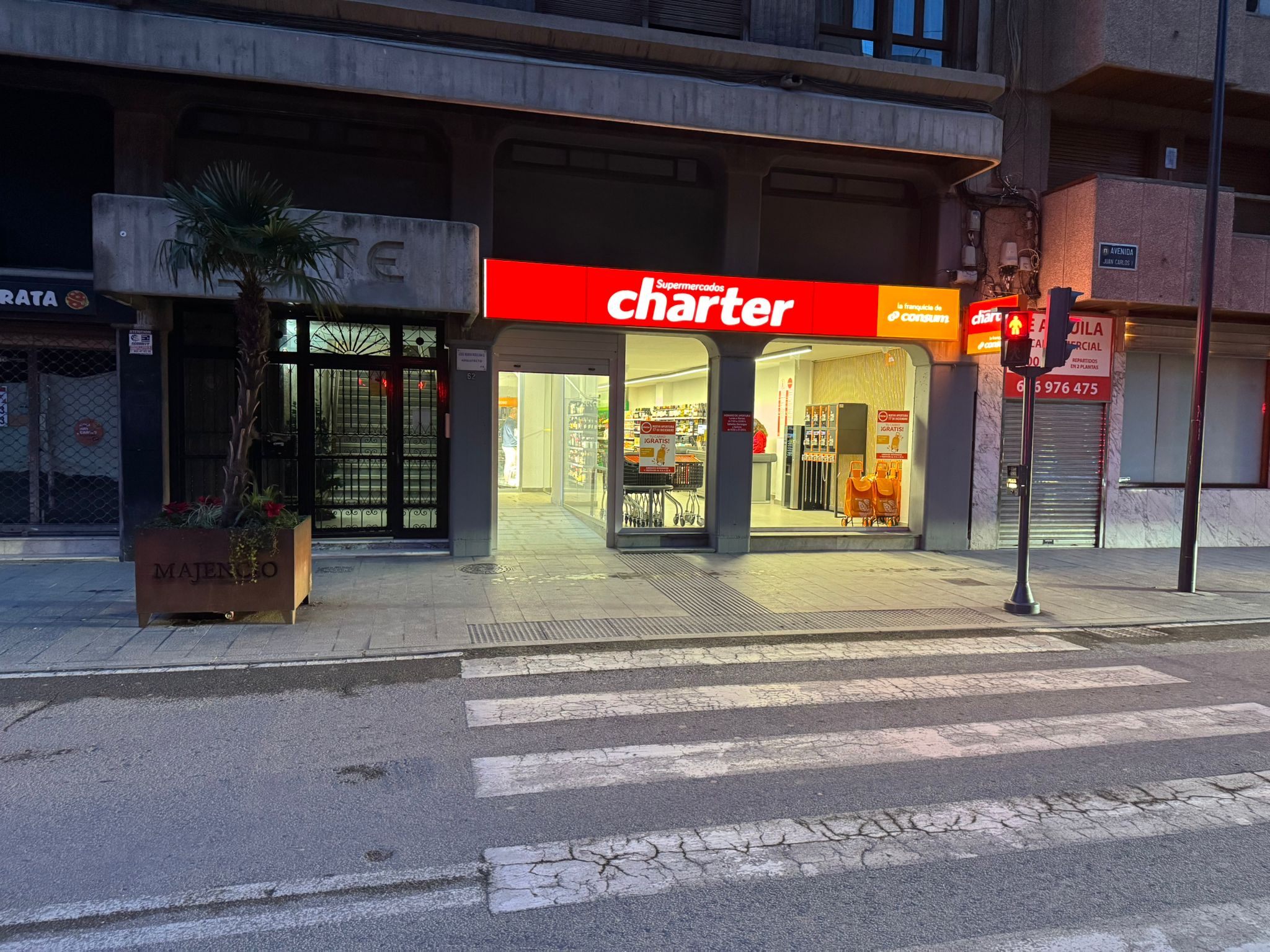 Foto 1 di Supermercados Charter