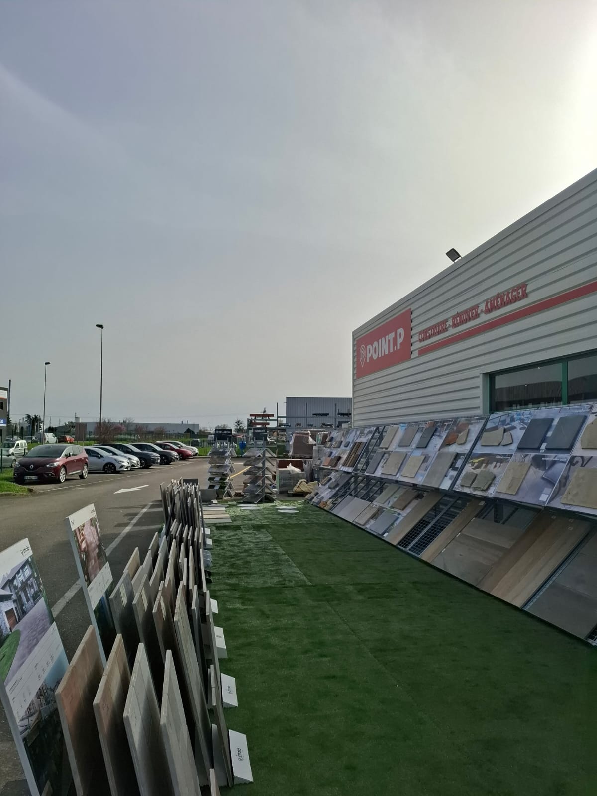 Foto 1 di Showroom POINT.P - Arnas