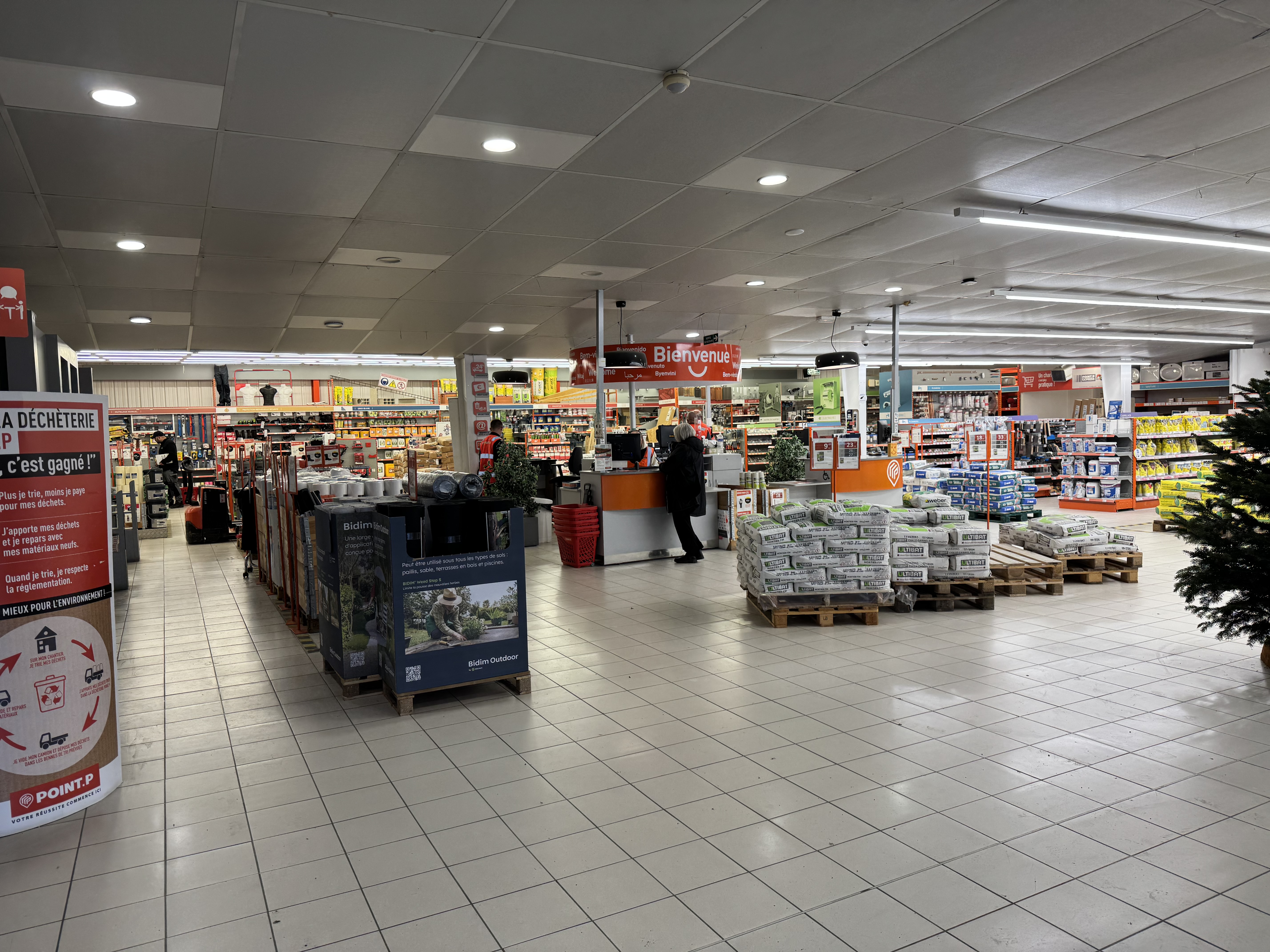 Foto 4 di POINT.P - La Queue-lez-Yvelines