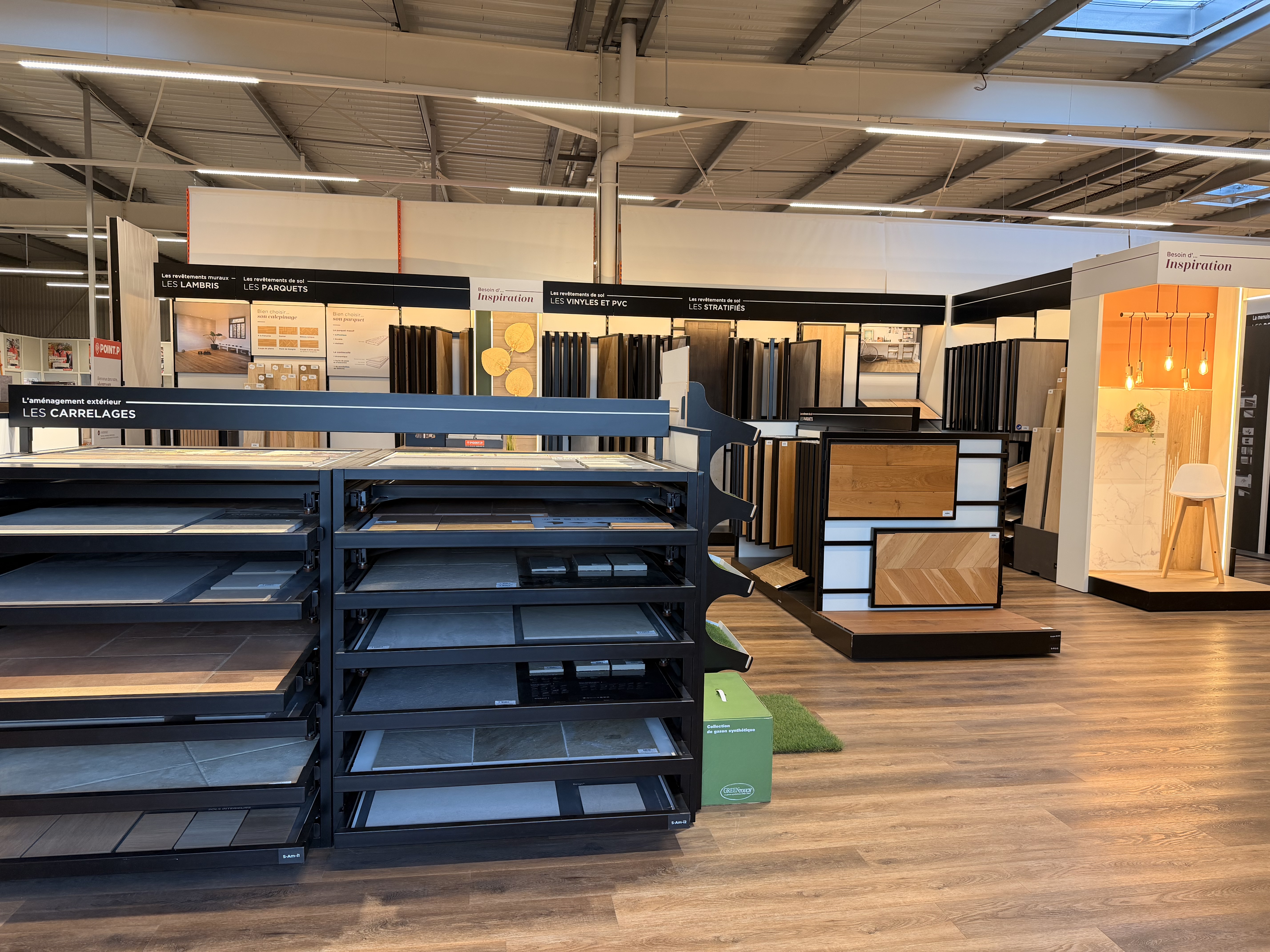 Foto 2 di Showroom POINT.P - Libourne