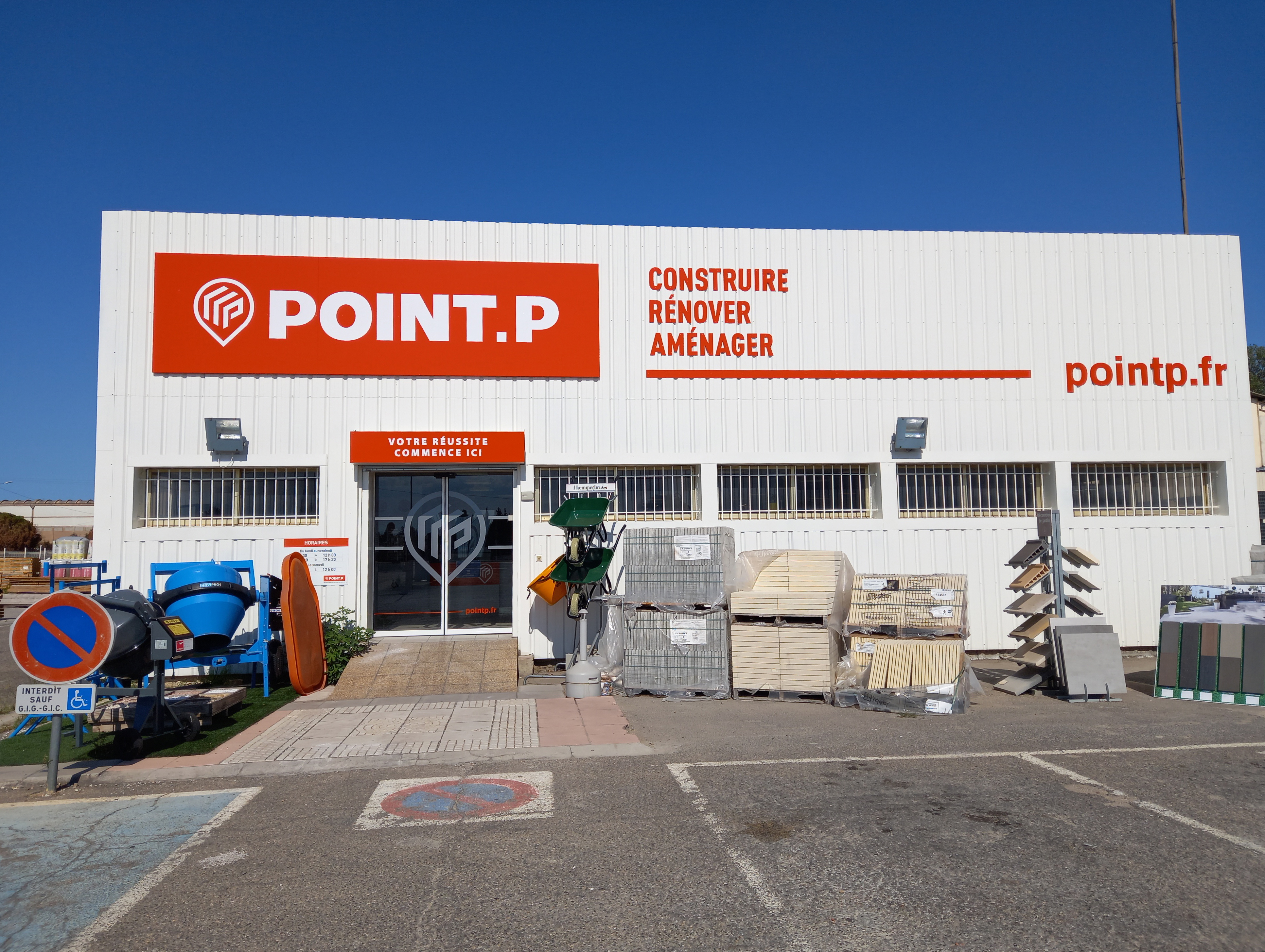 Foto 2 di POINT.P - Beaucaire
