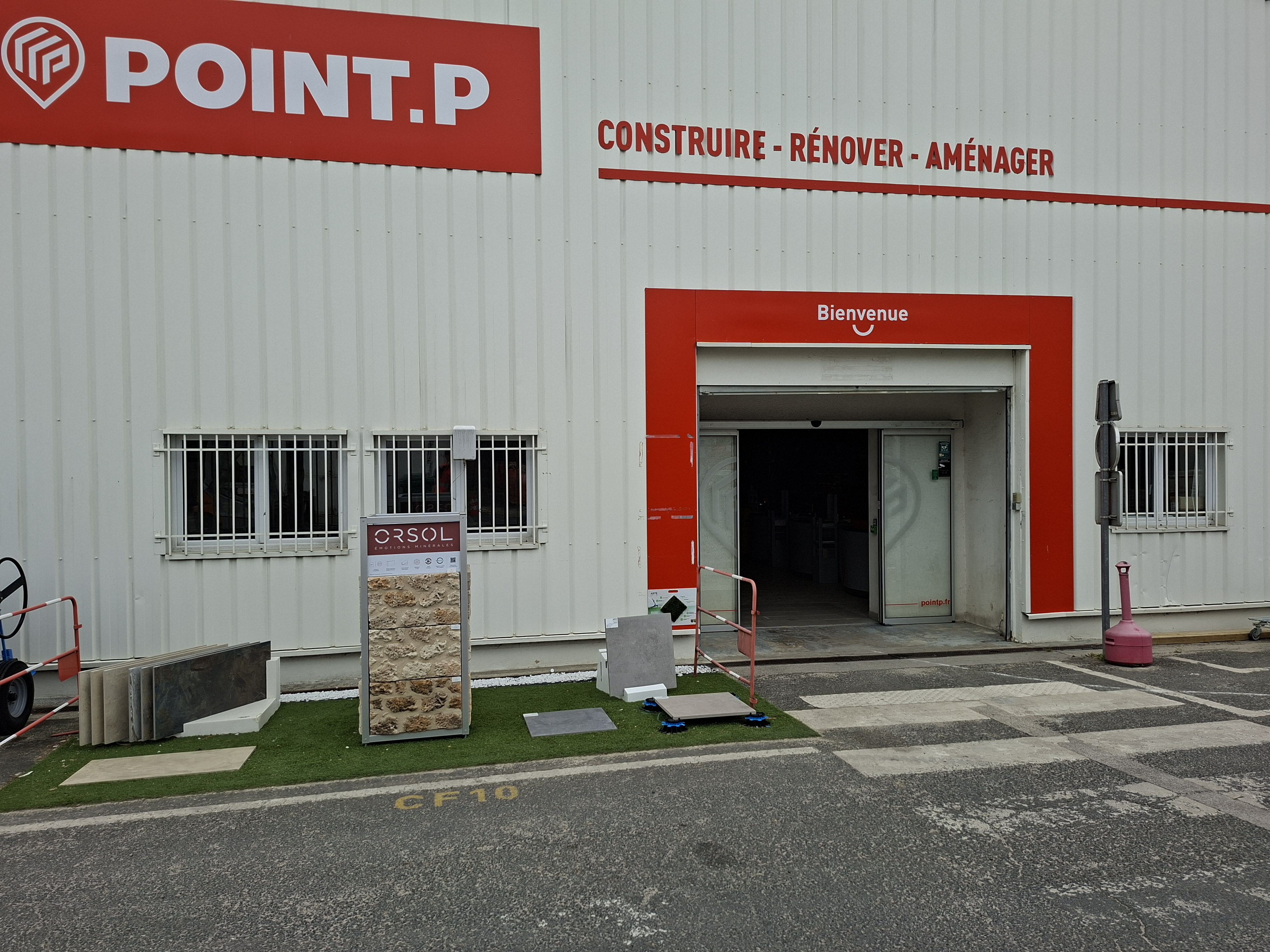Foto 1 di POINT.P - Arpajon