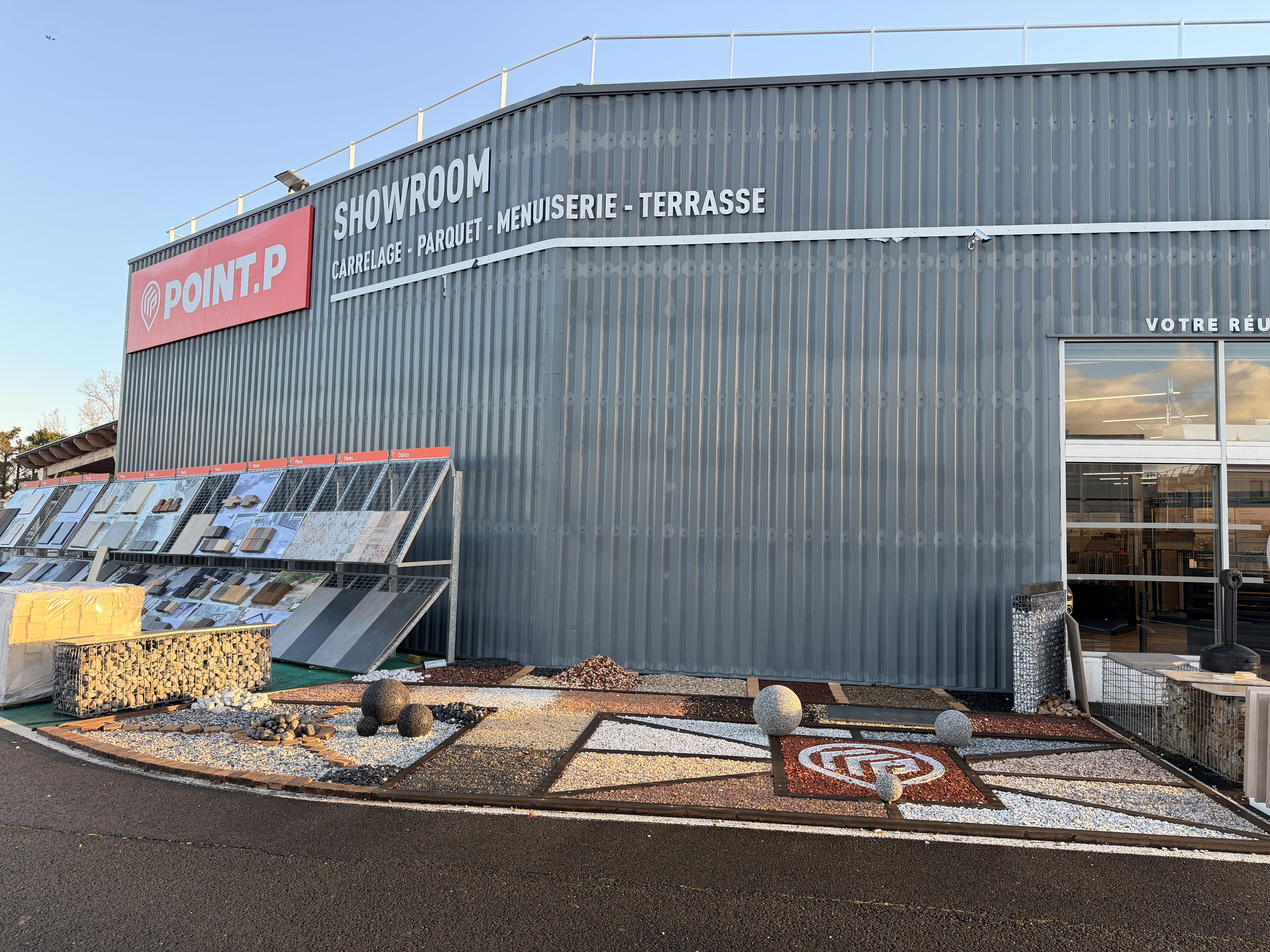 Foto 1 di Showroom POINT.P - Libourne