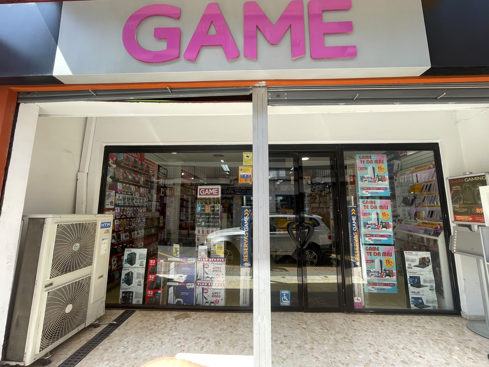 Foto 2 di GAME