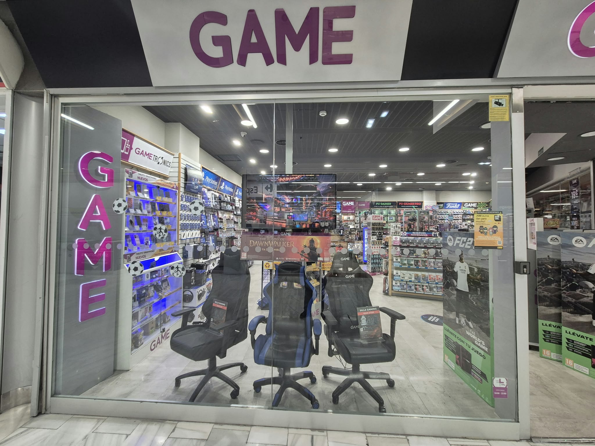 Foto 5 di GAME