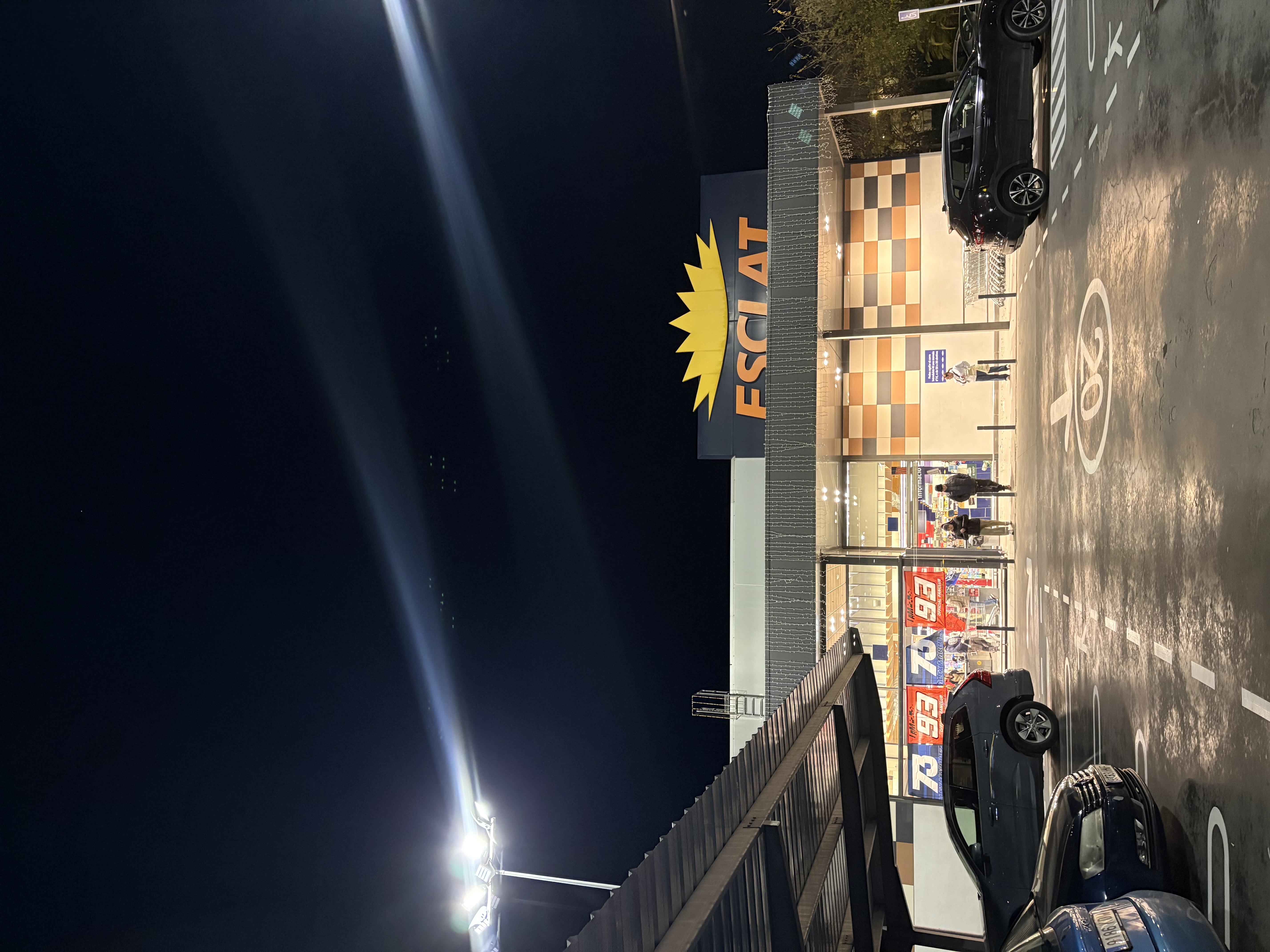 Foto 2 di Esclat