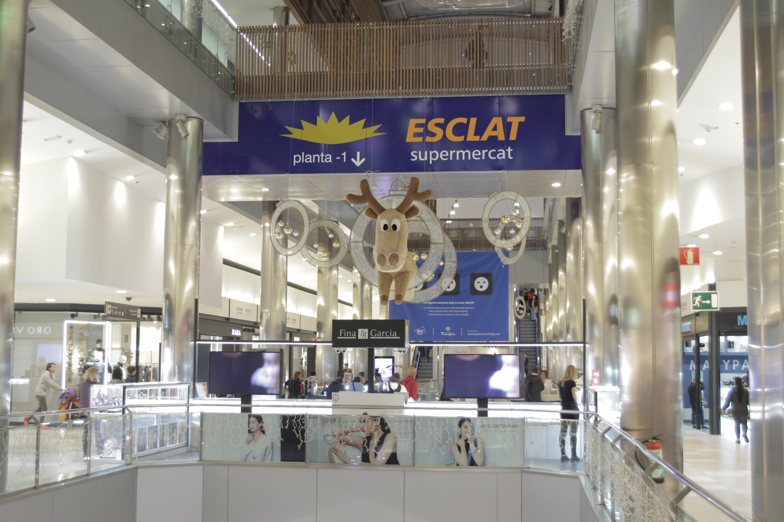 Foto 4 di Esclat