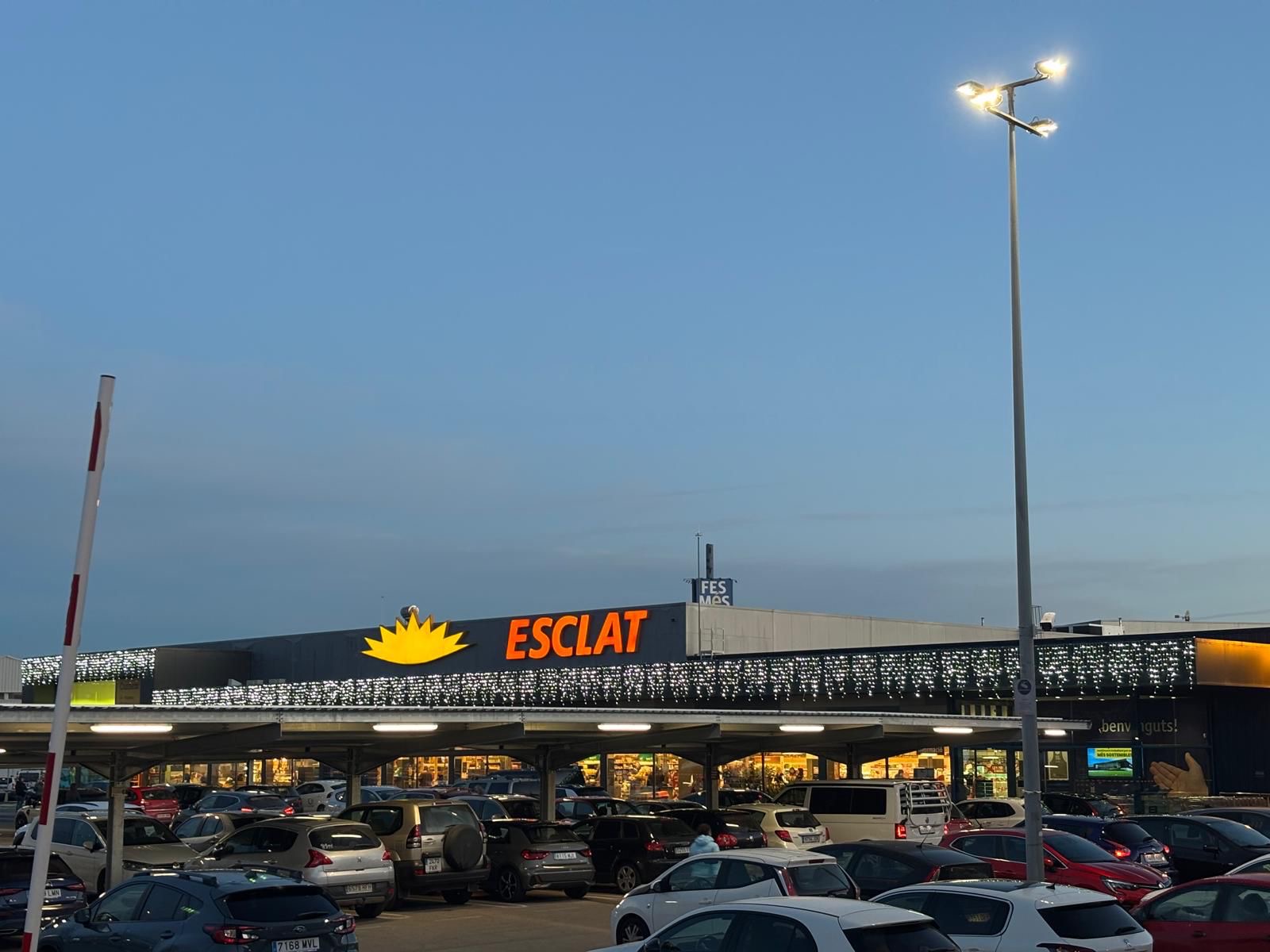 Foto 2 di Esclat