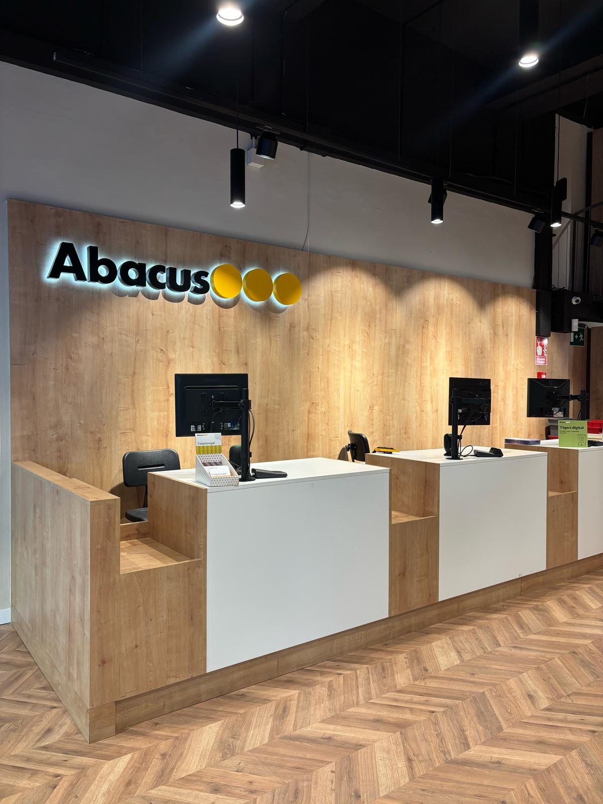Llibreria, papereria i joguines Urquinaona | Abacus Cooperativa