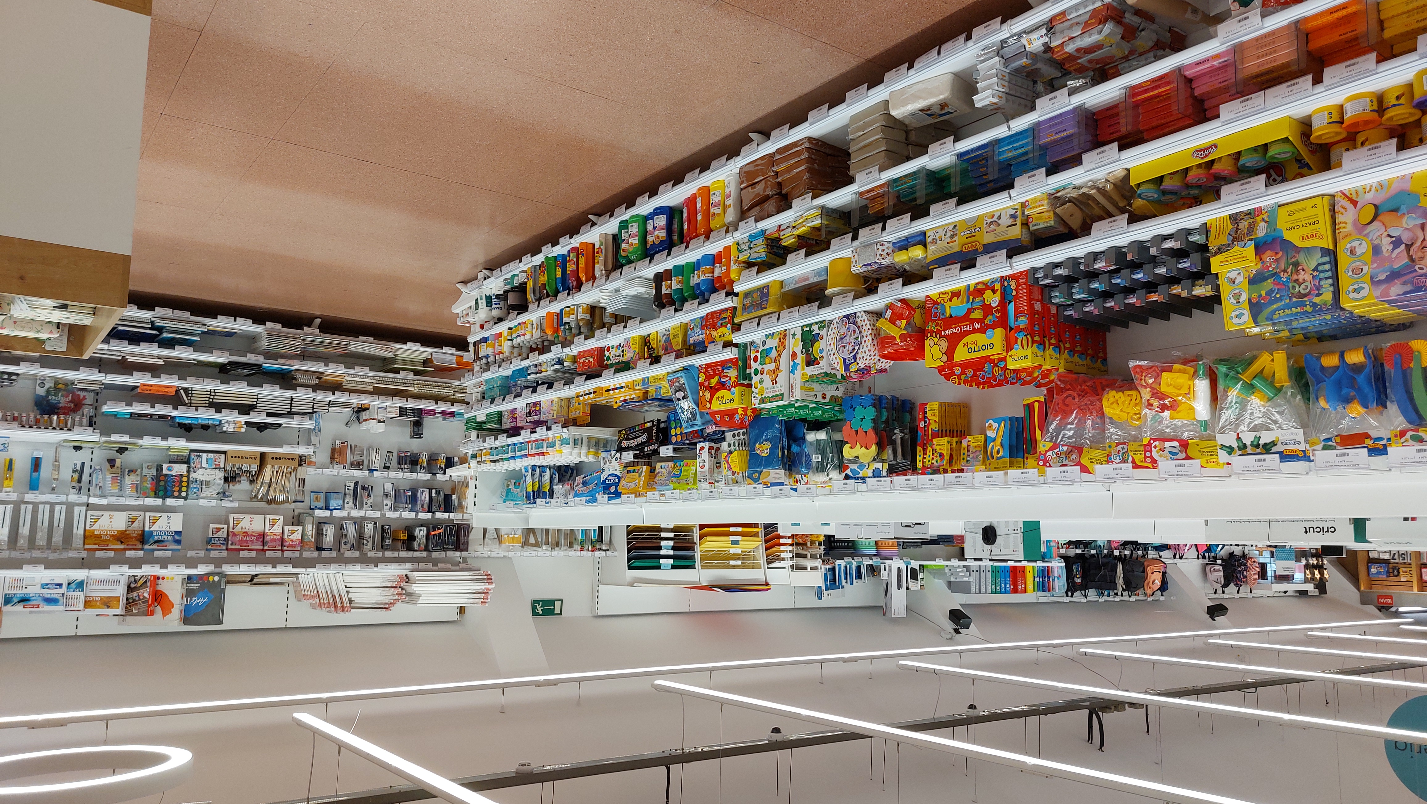 Llibreria, papereria i joguines a Sants | Abacus Cooperativa