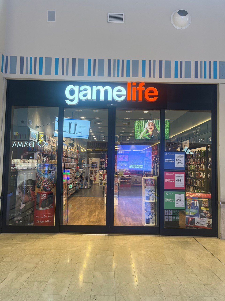 Foto 6 di GameStop