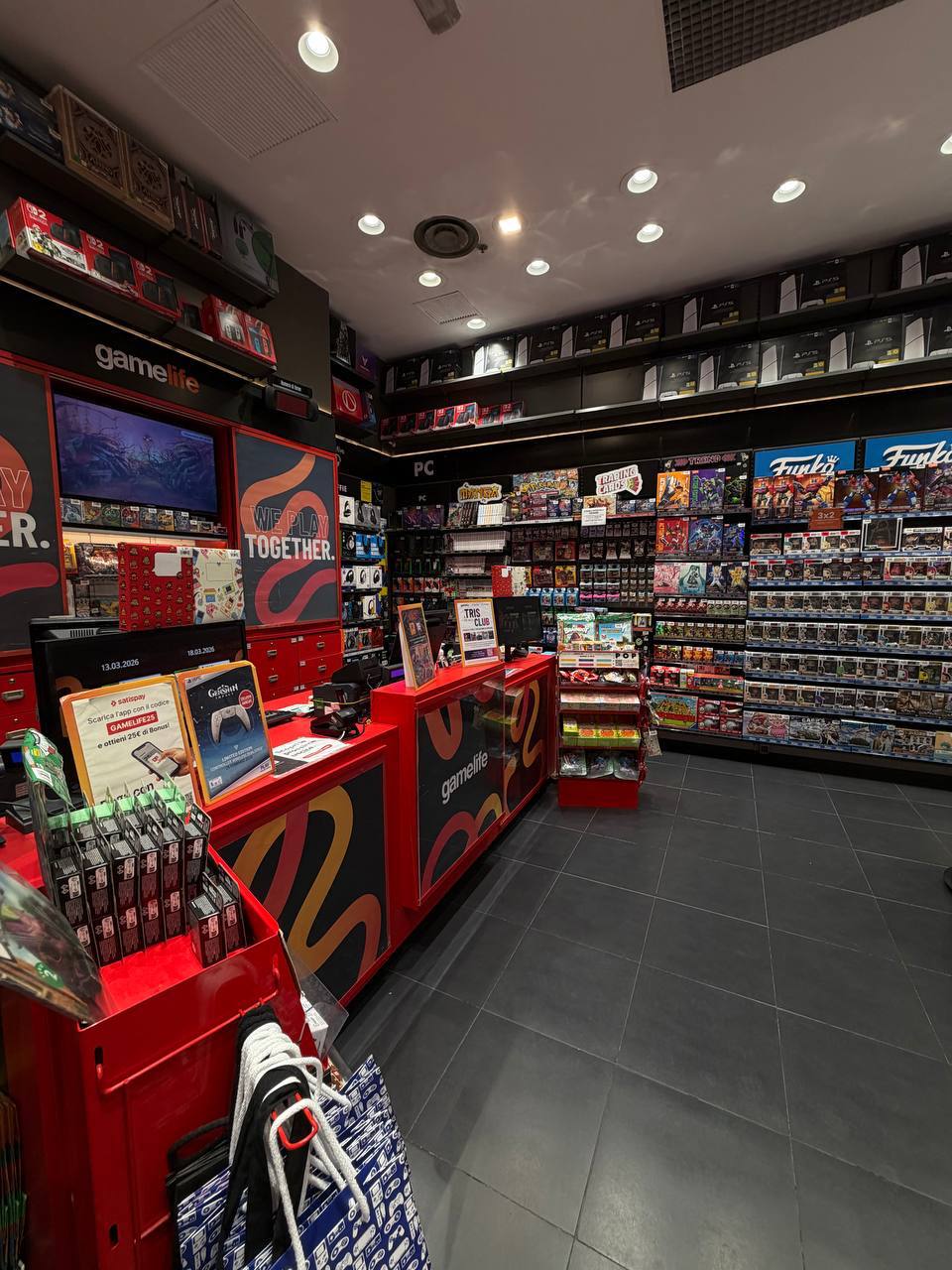 Foto 6 di GameStop