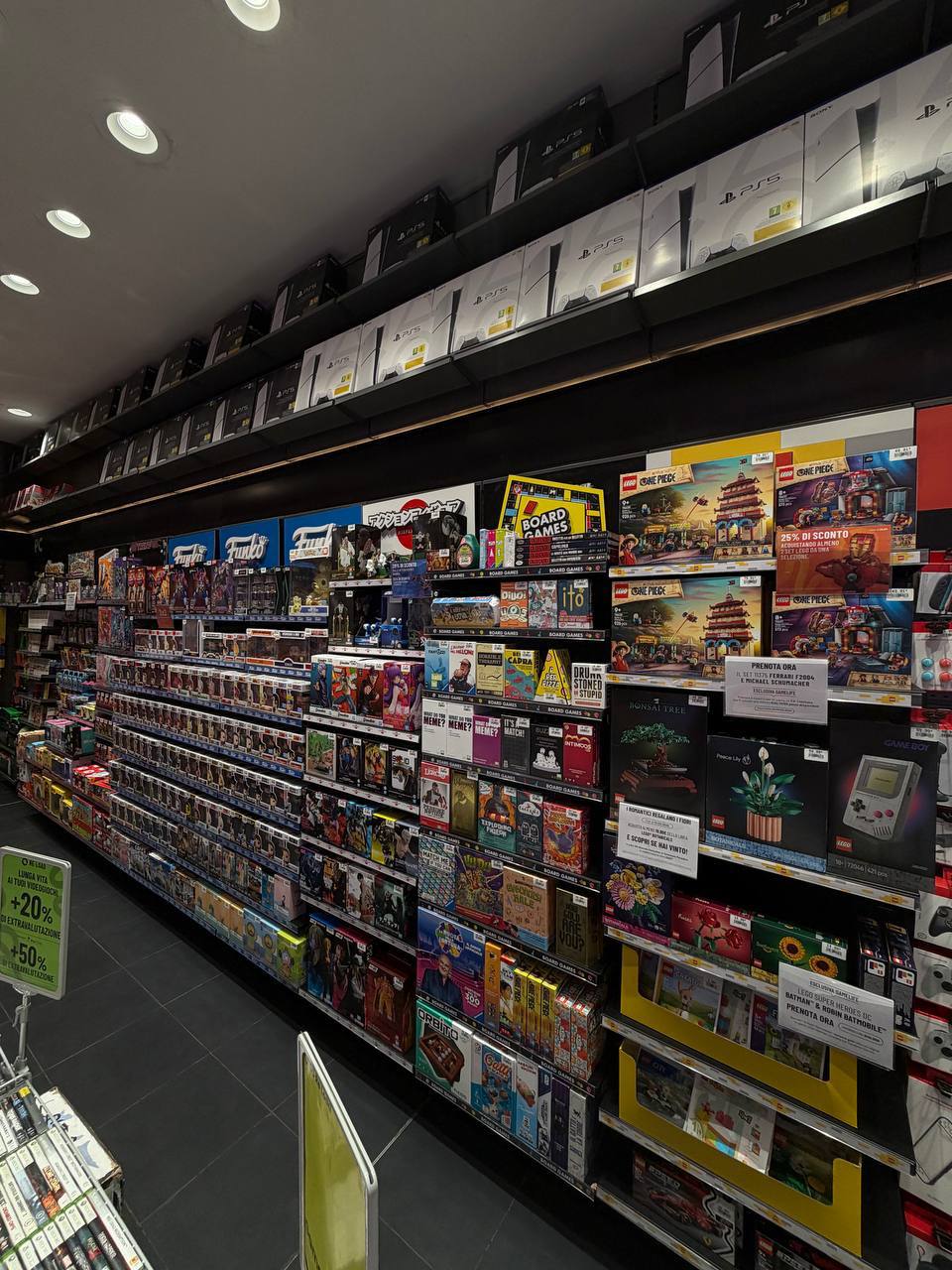 Foto 5 di GameStop