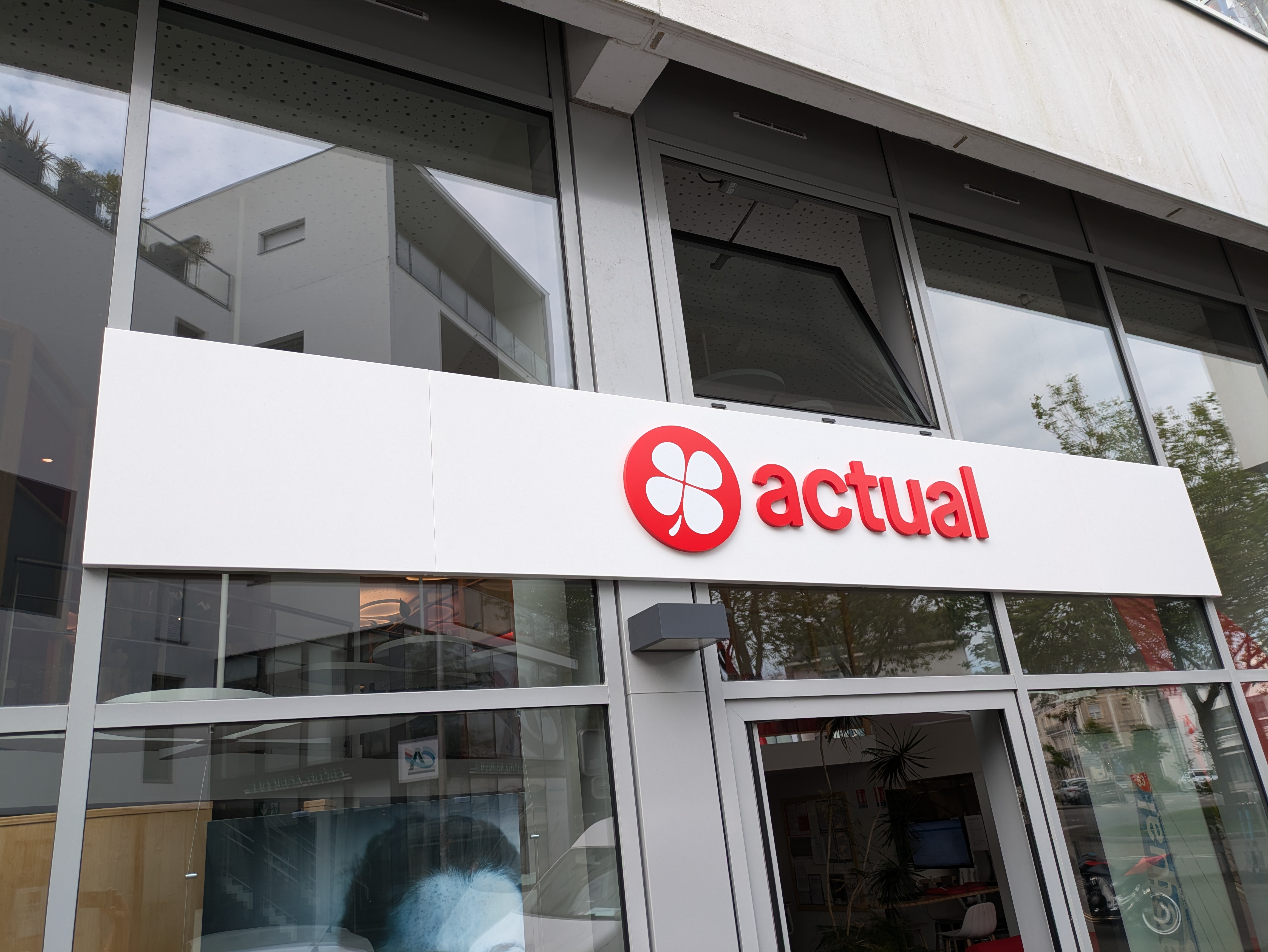Foto 2 di Actual emploi Lorient