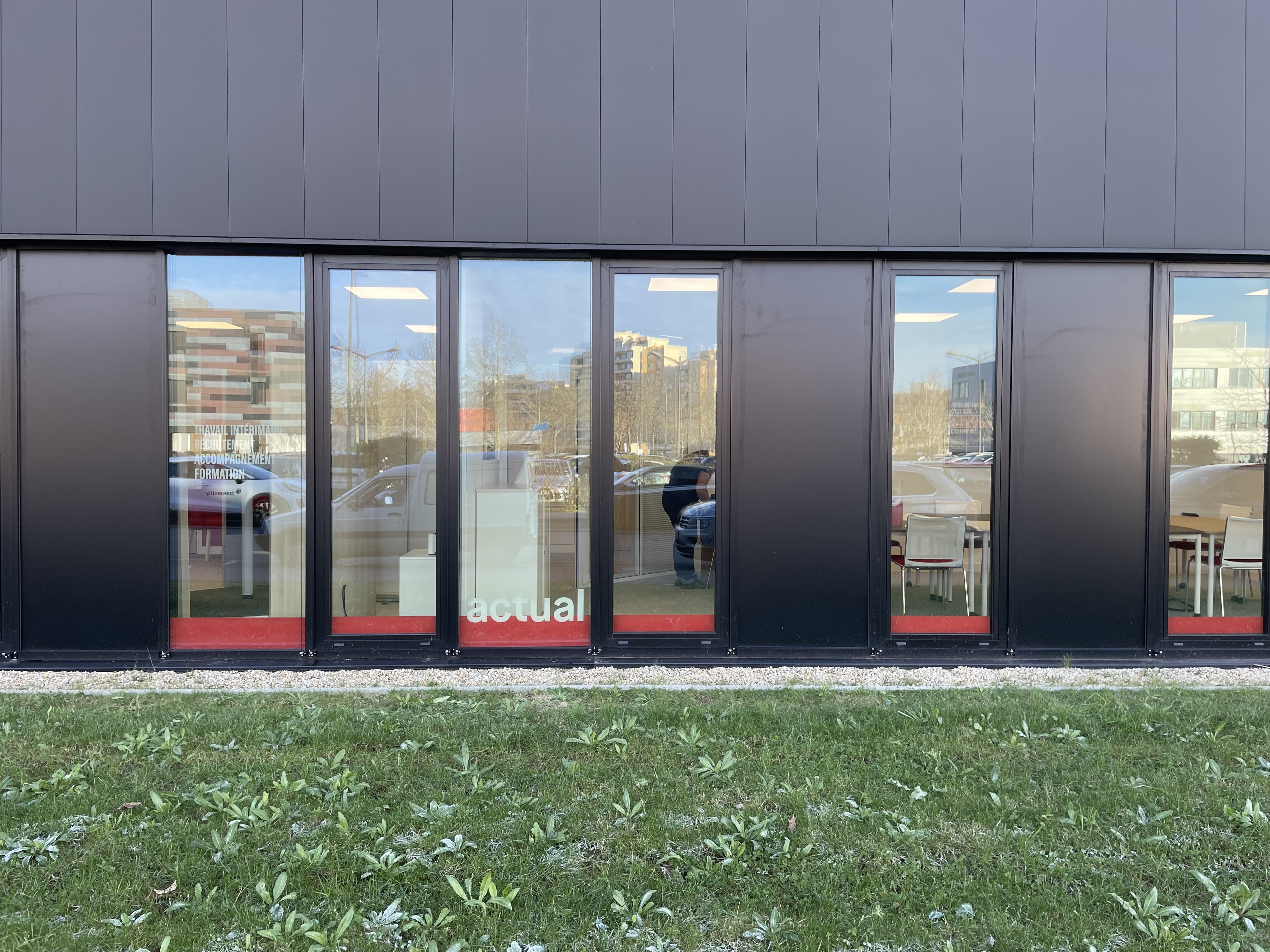 Foto 5 di Actual emploi Angers