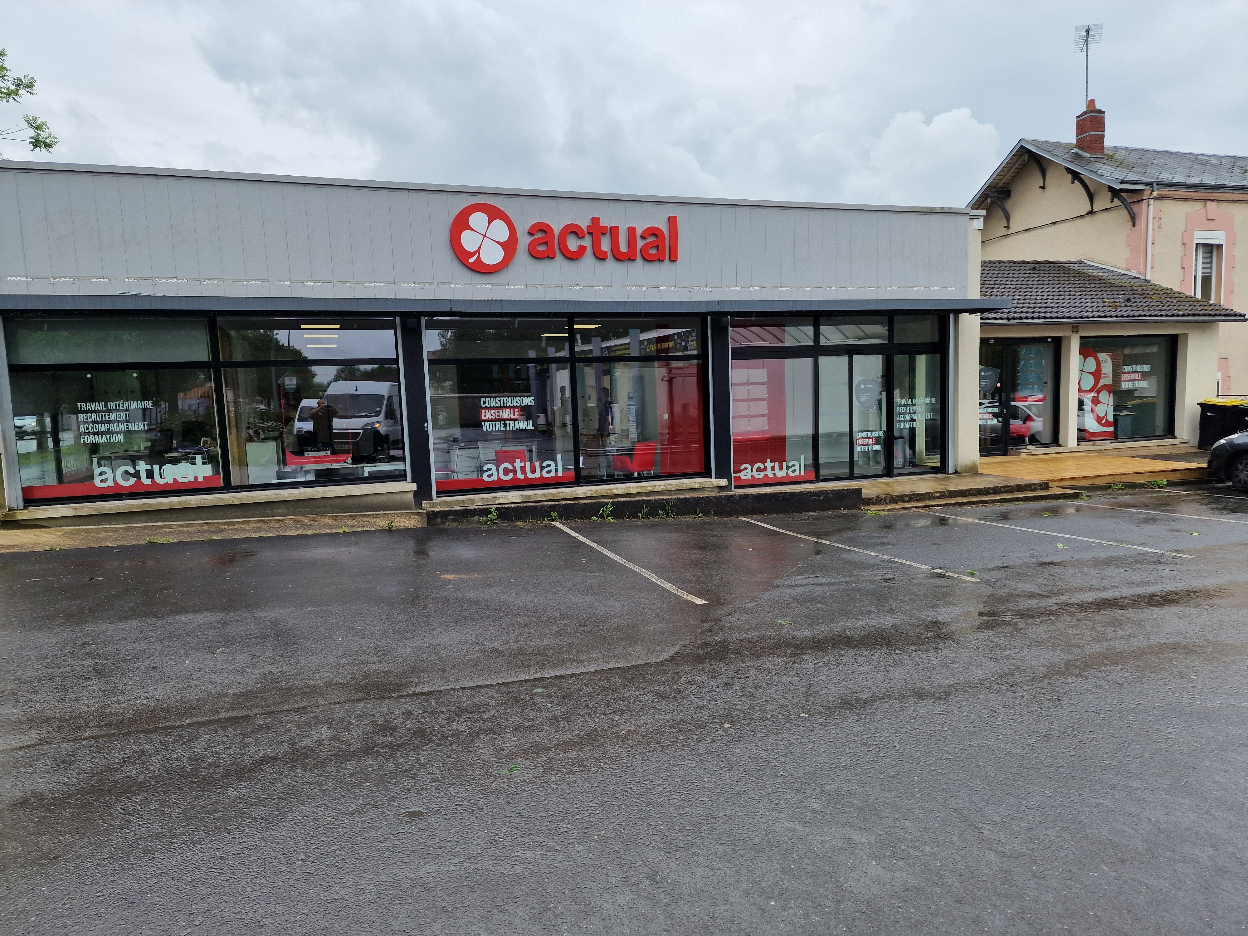 Foto 2 di Actual emploi Sedan