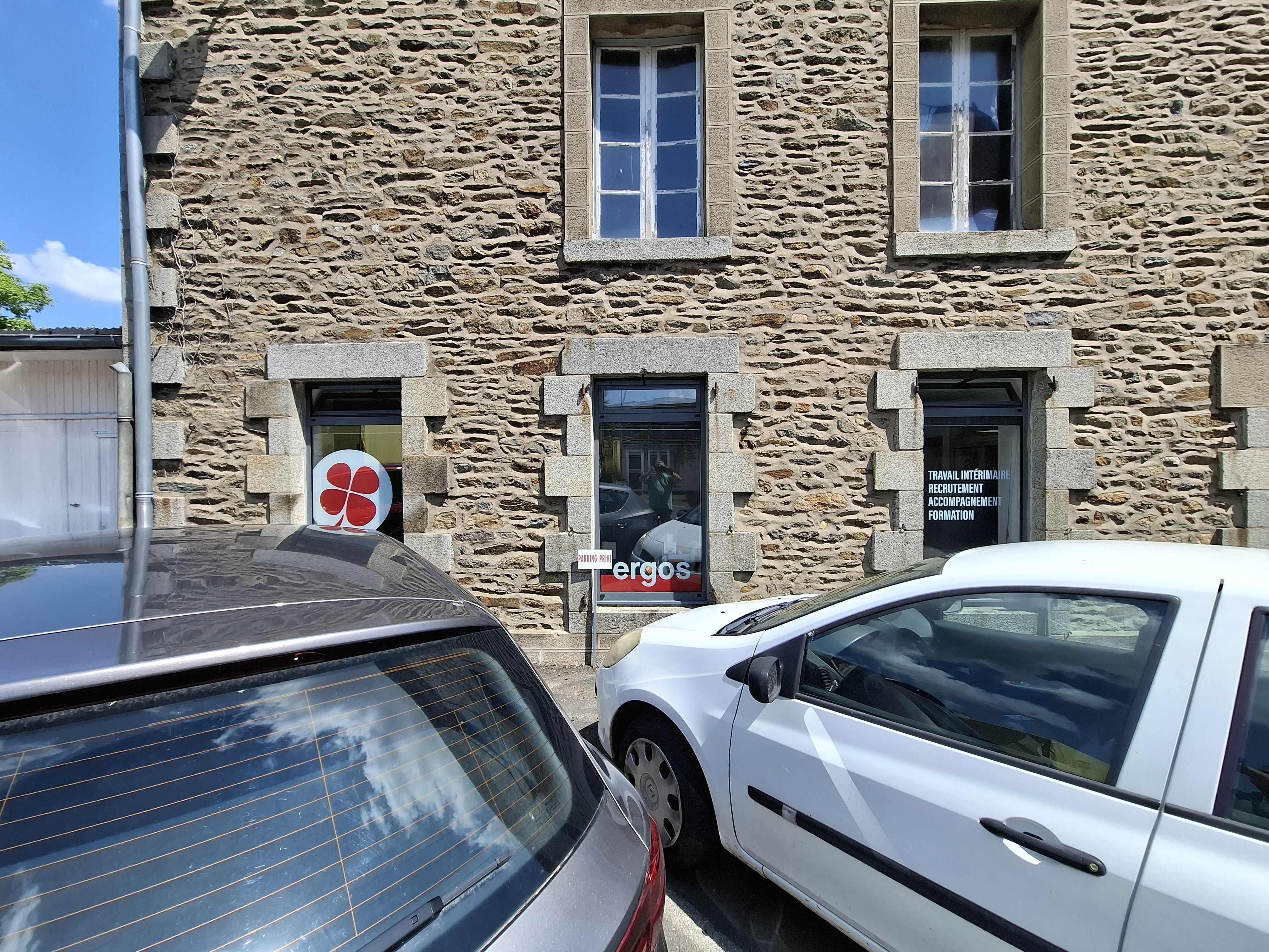 Foto 8 di Actual emploi Mayenne