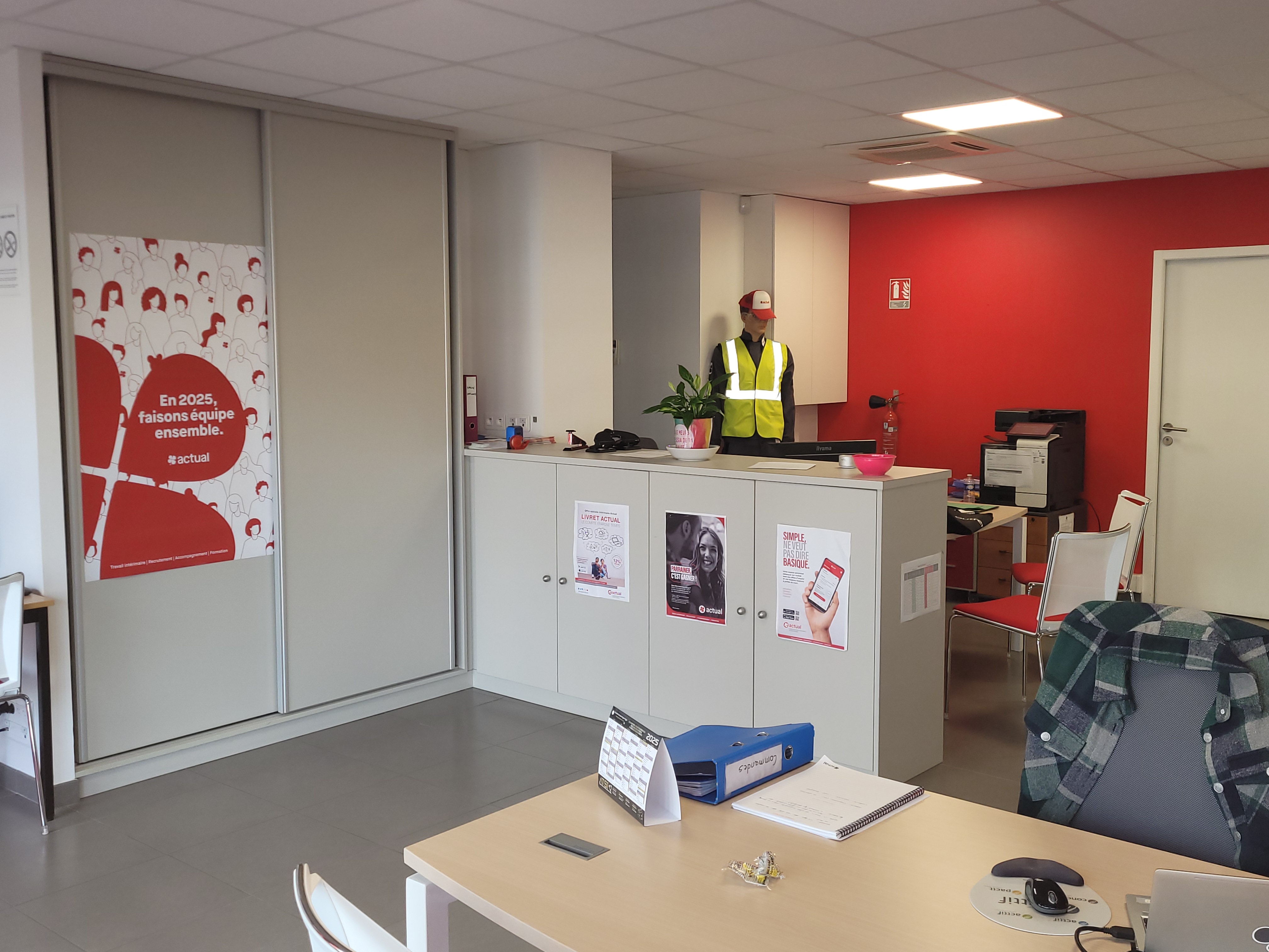Foto 4 di Actual emploi Trignac