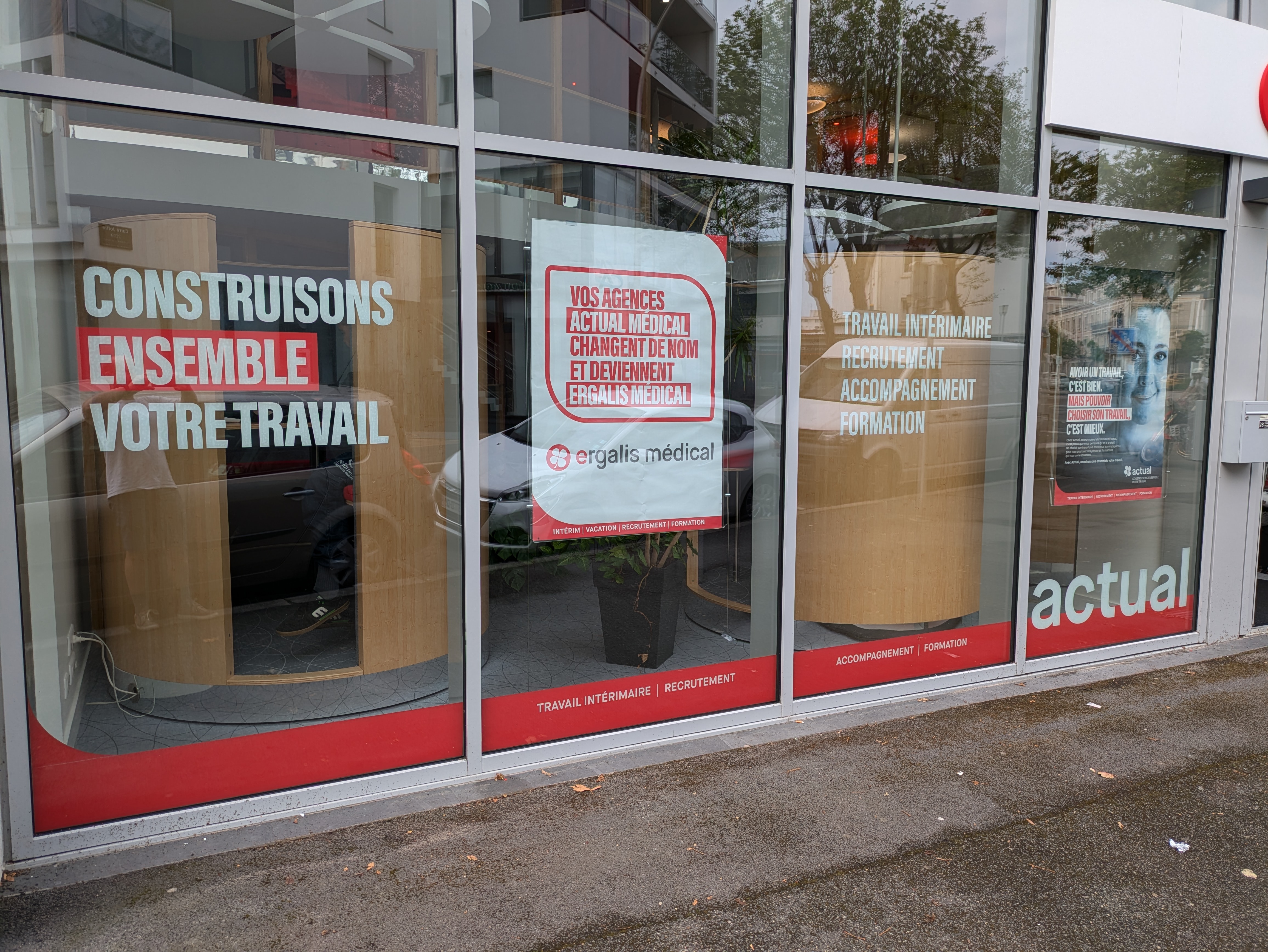 Foto 4 di Actual emploi Lorient