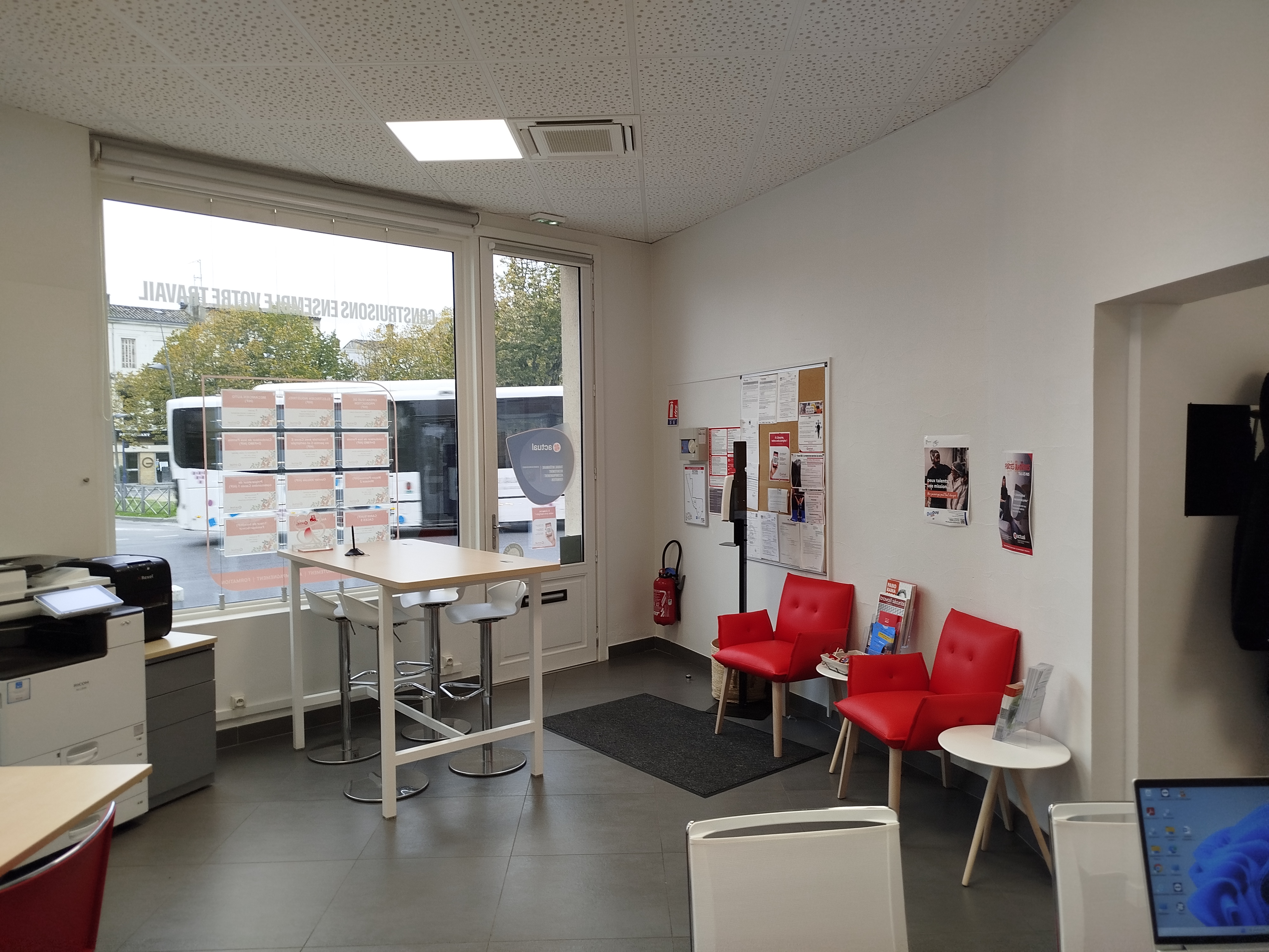 Foto 5 di Actual emploi Libourne