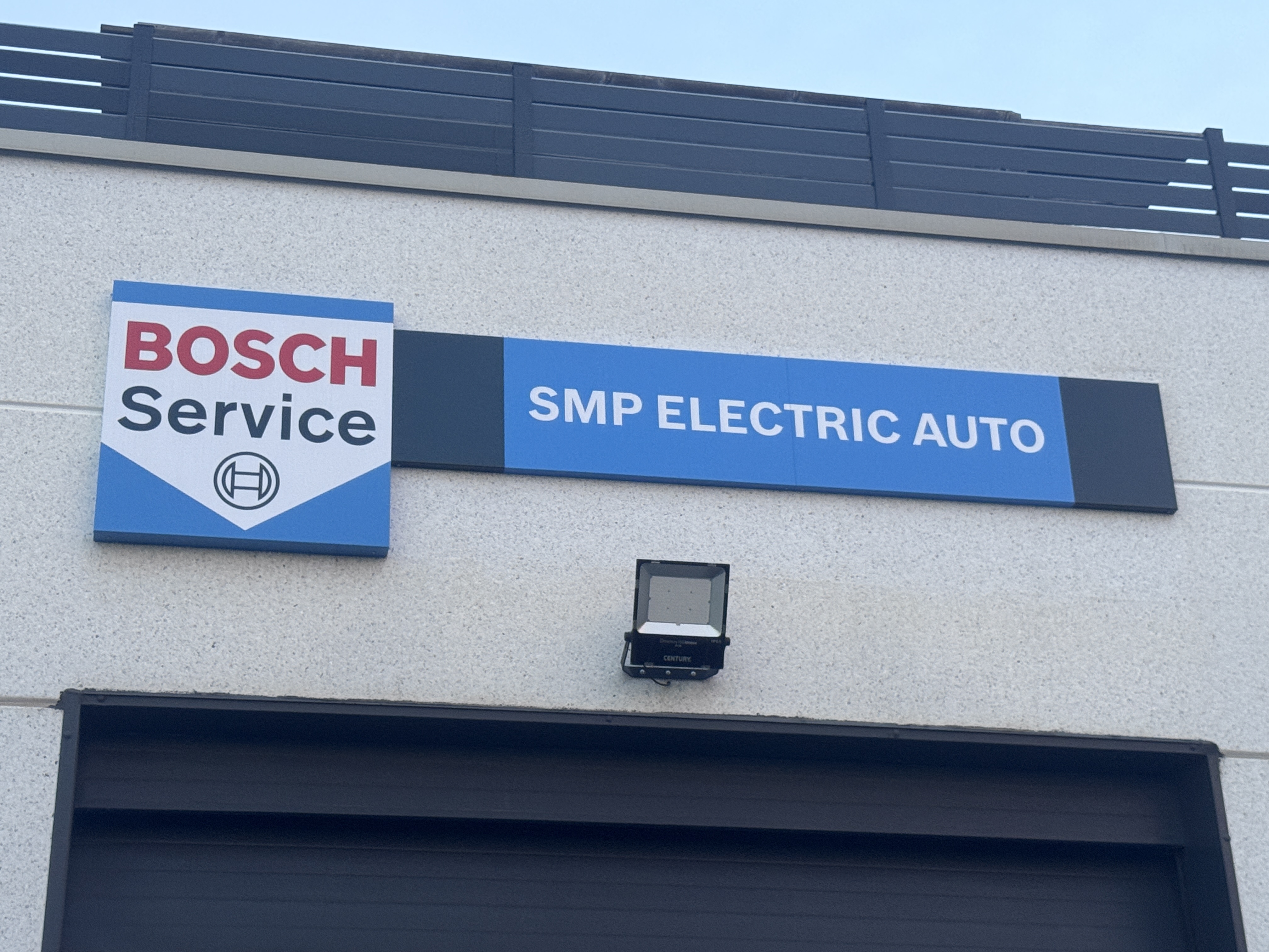 Foto 1 di SMP Electric Auto