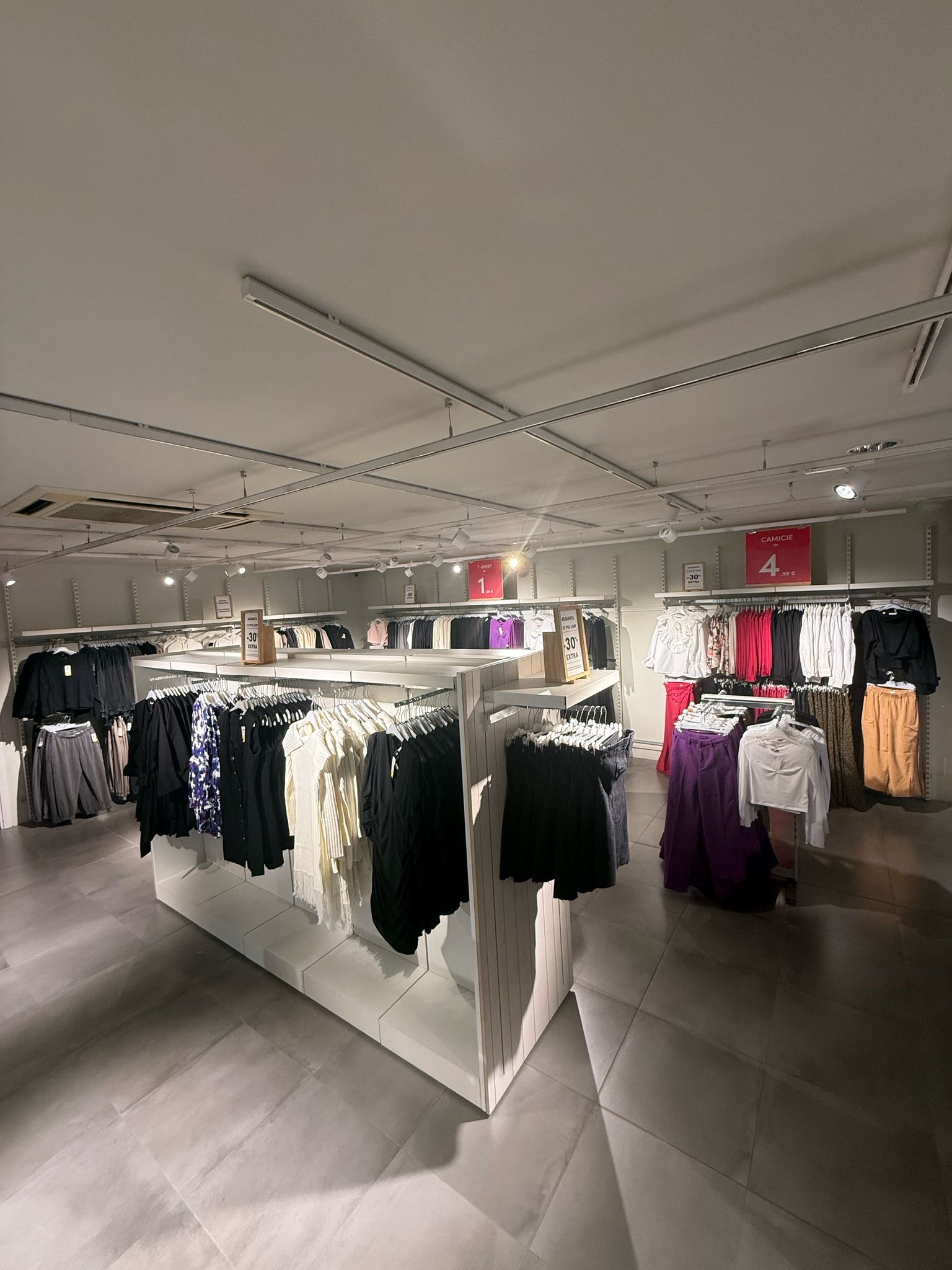 Photo 13 de Calliope Outlet