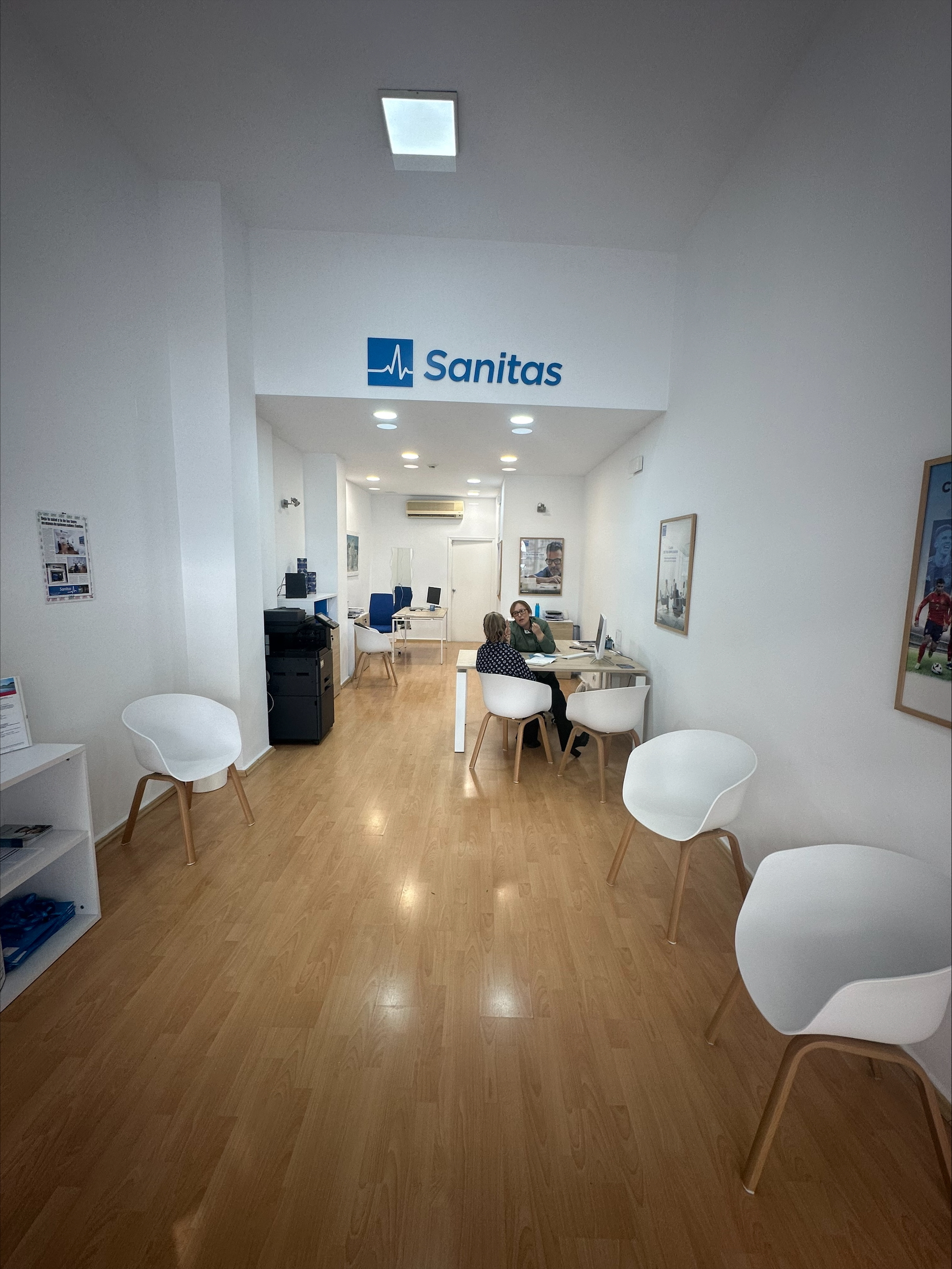 Foto 3 di Oficina Sanitas ELDA