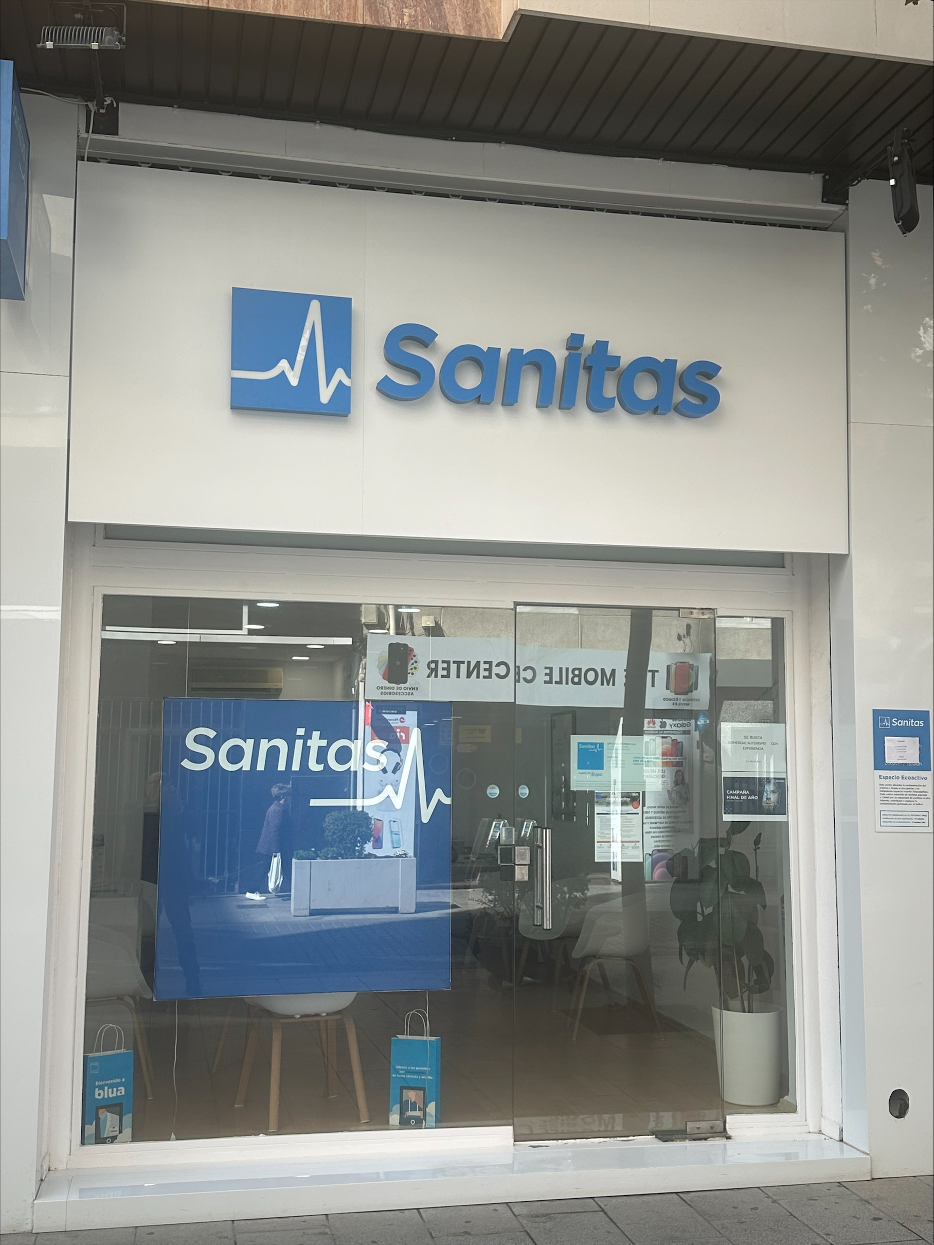 Foto 2 di Oficina Sanitas ELDA