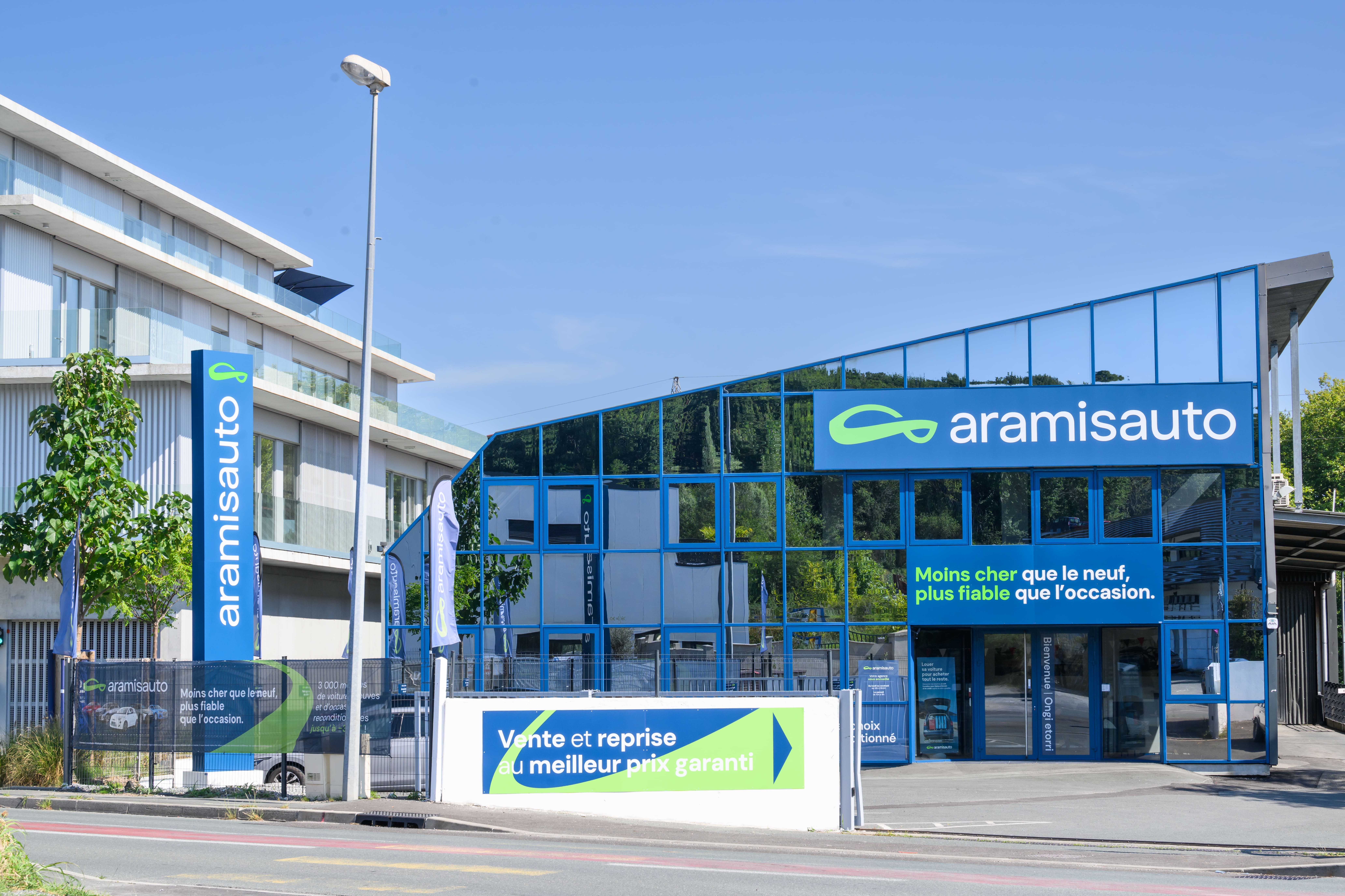 Foto 1 di Aramisauto Anglet