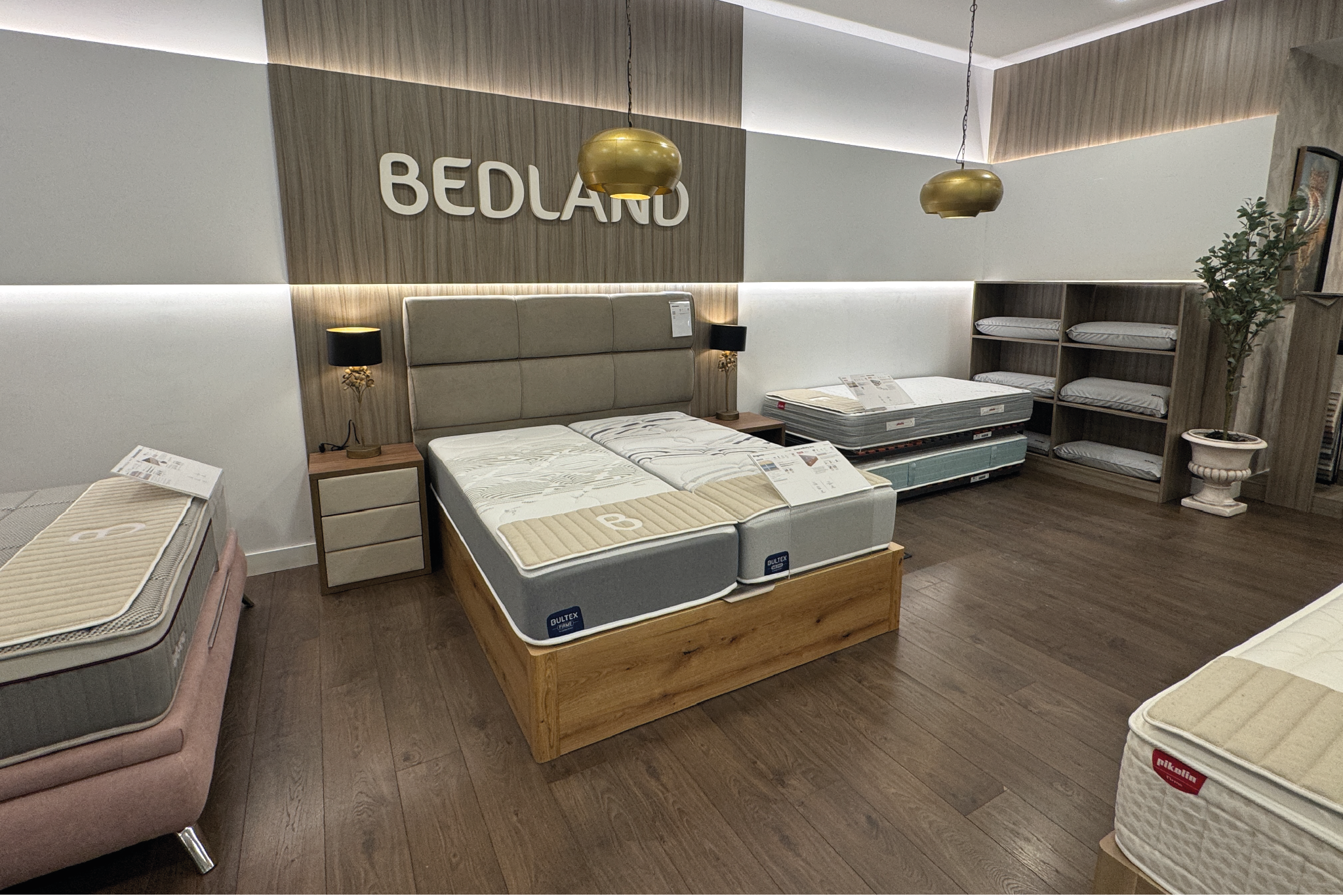 Foto 4 di Bedland