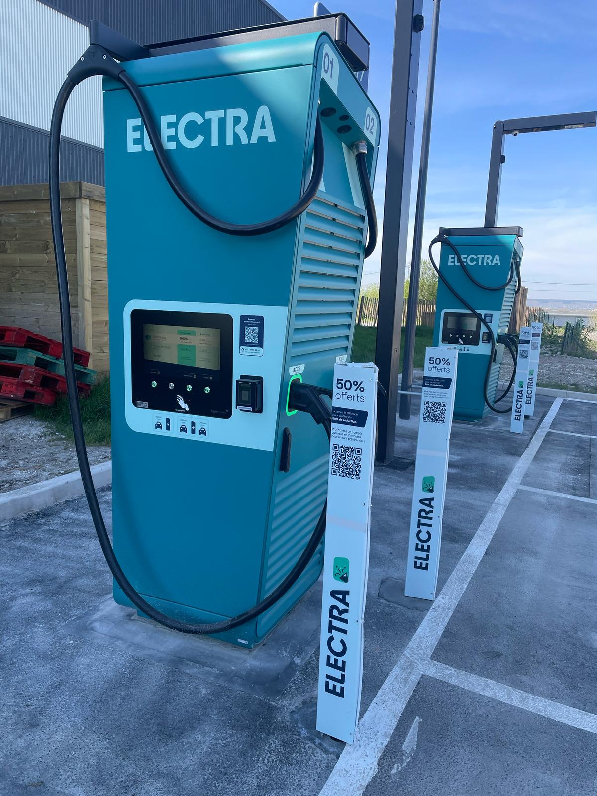 Foto 5 di Electra Charging Station