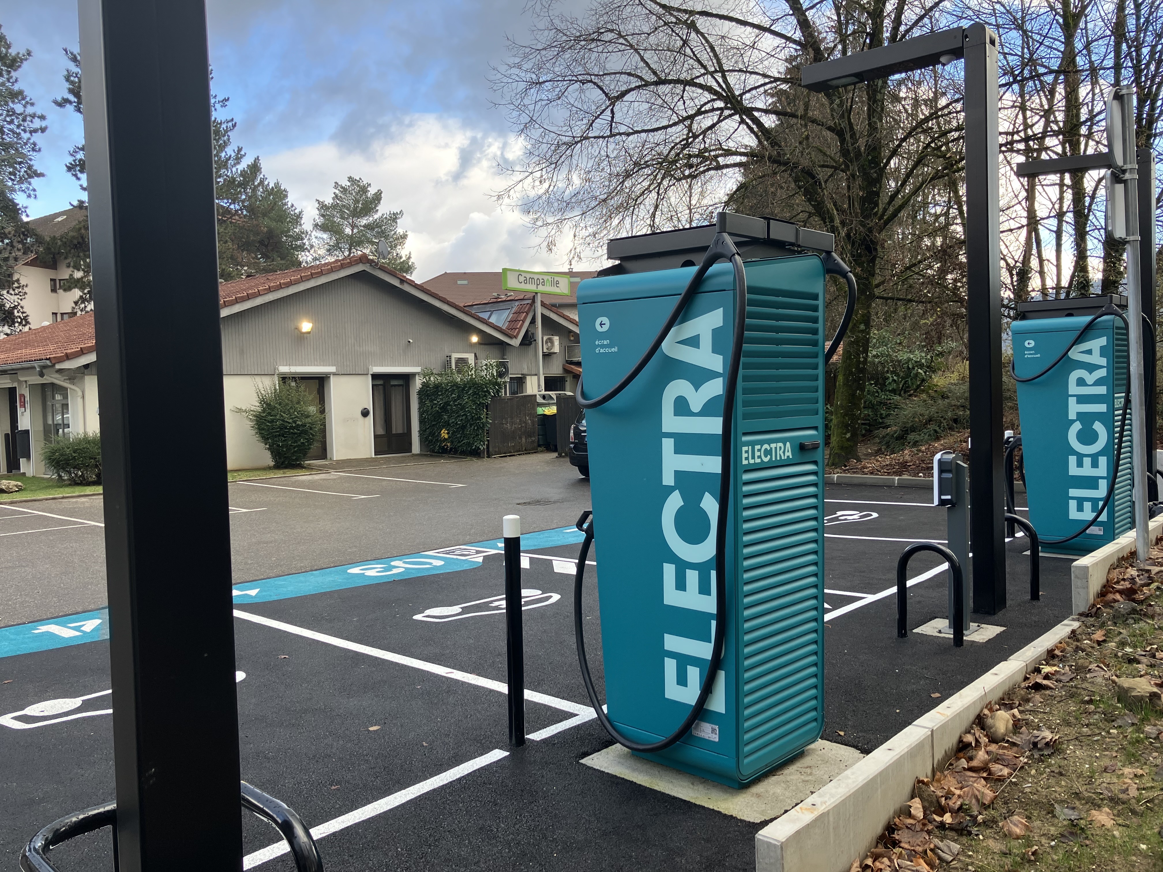 Foto 4 di Electra Charging Station