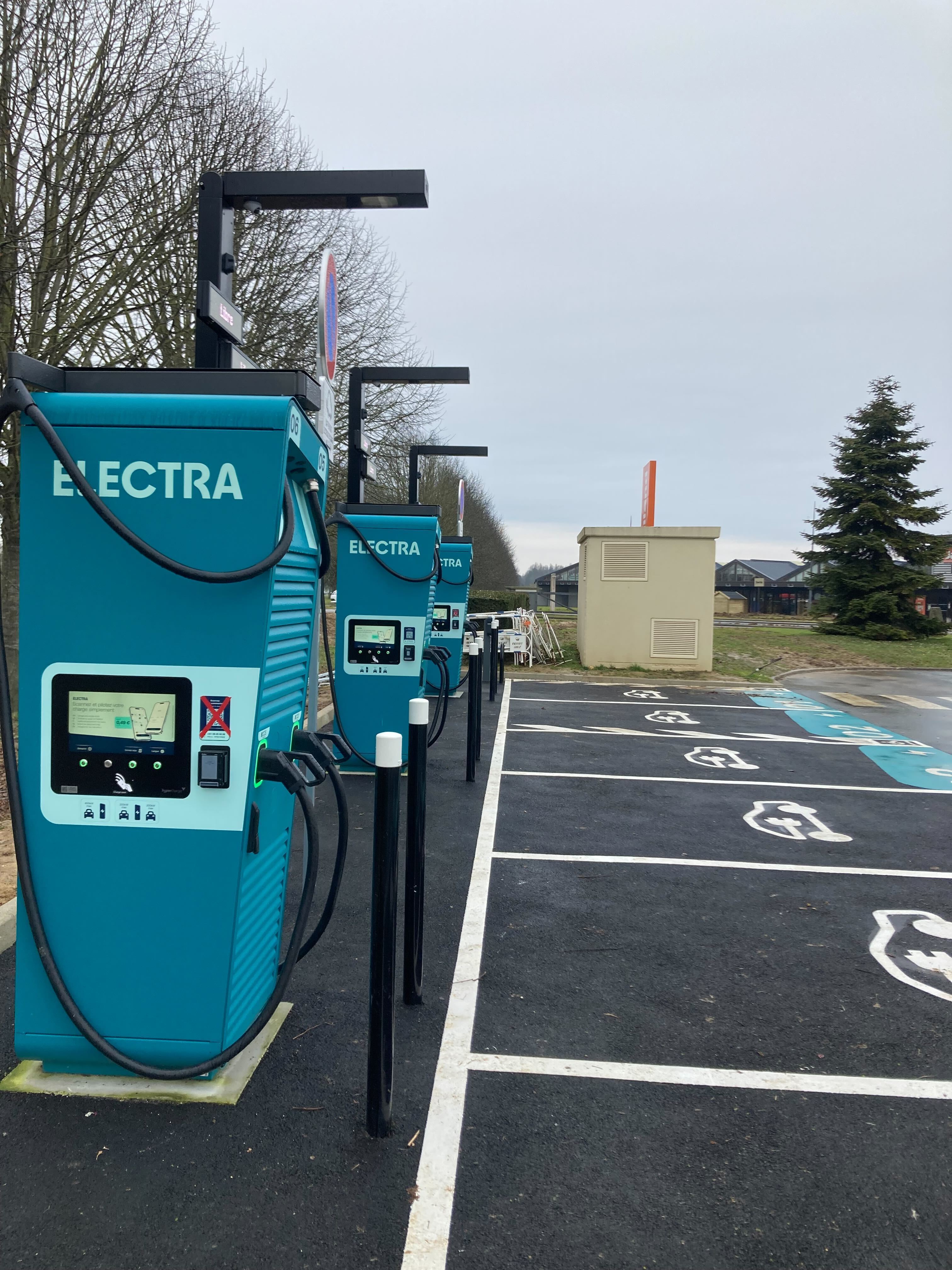 Foto 3 di Electra Charging Station