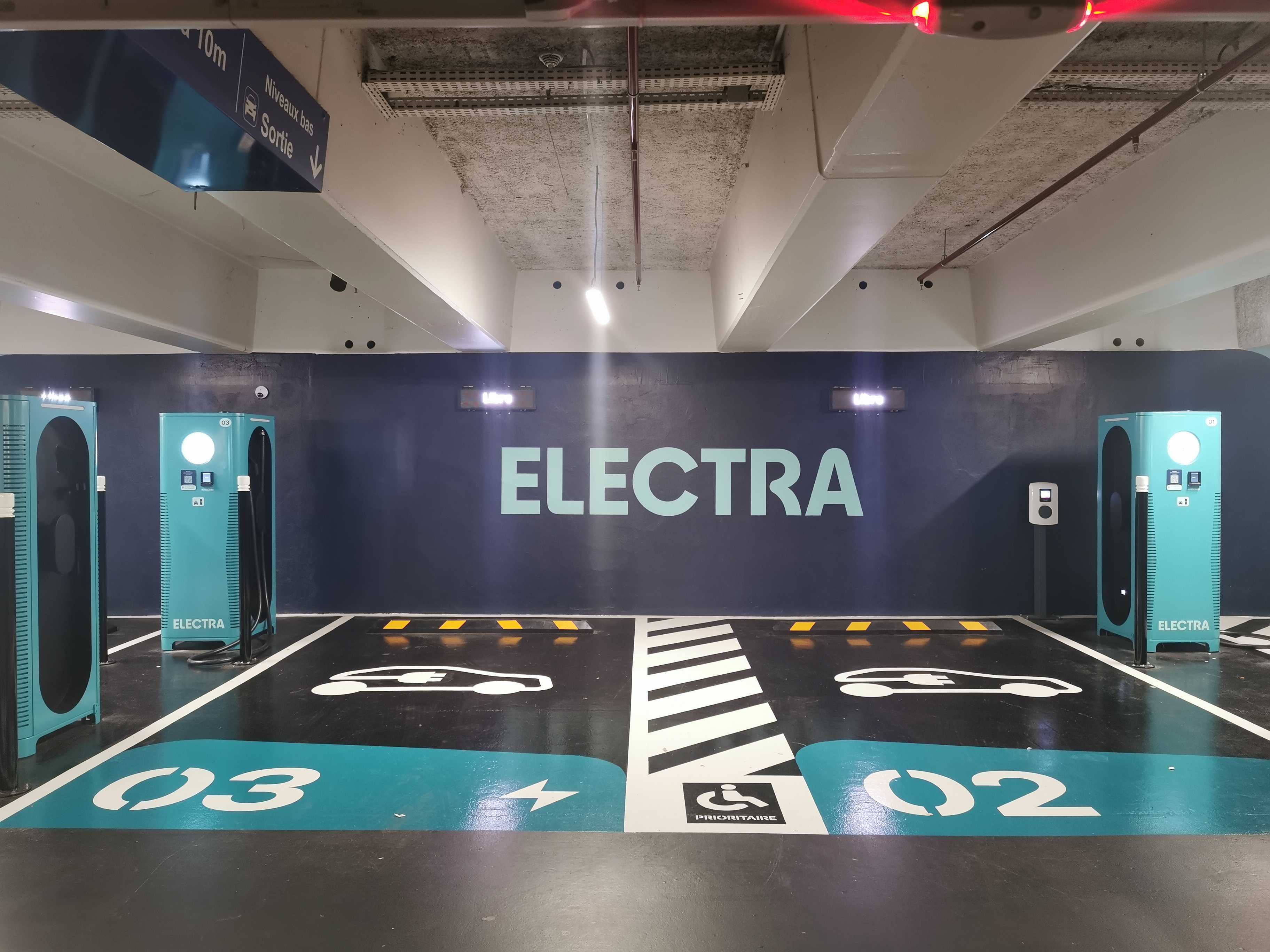 Foto 7 di Electra Charging Station